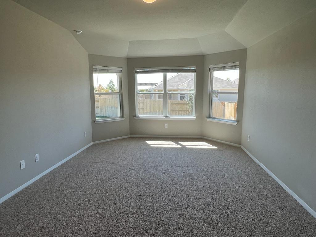 105 Spiny Lizard Ln, San Marcos, TX 78666