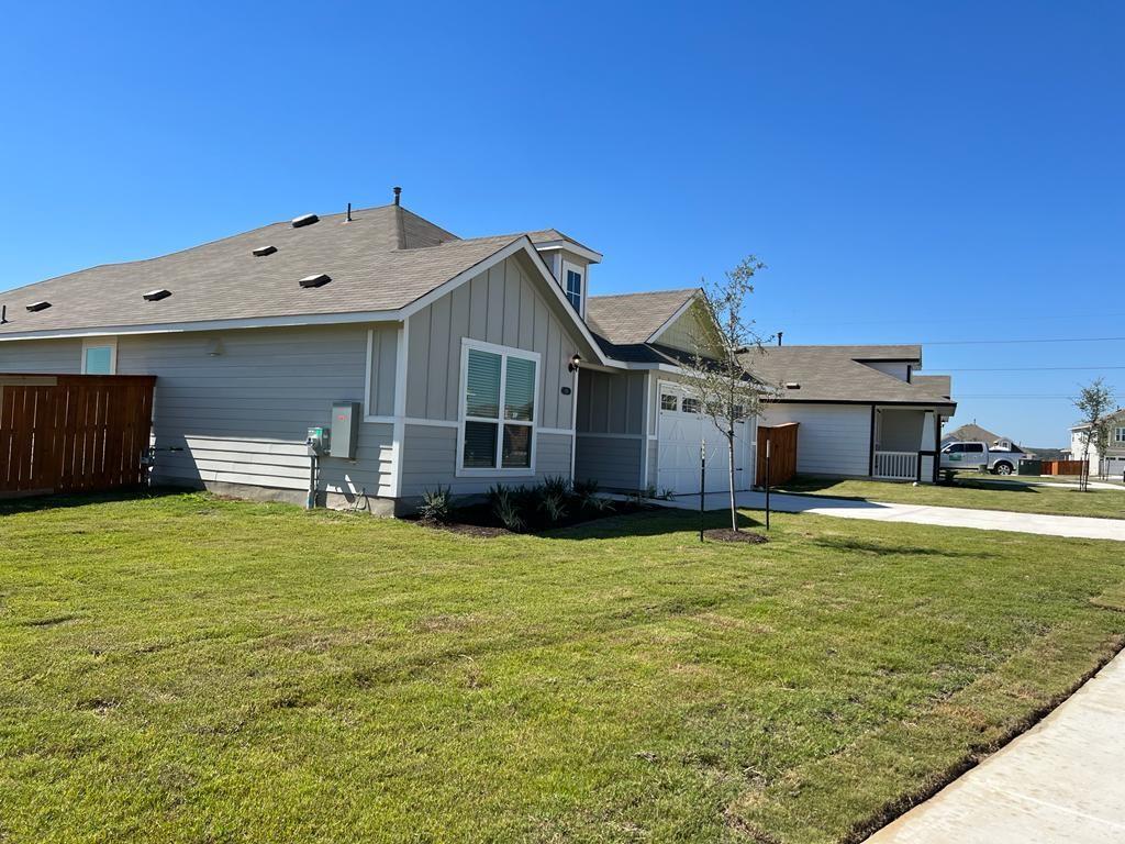 105 Spiny Lizard Ln, San Marcos, TX 78666