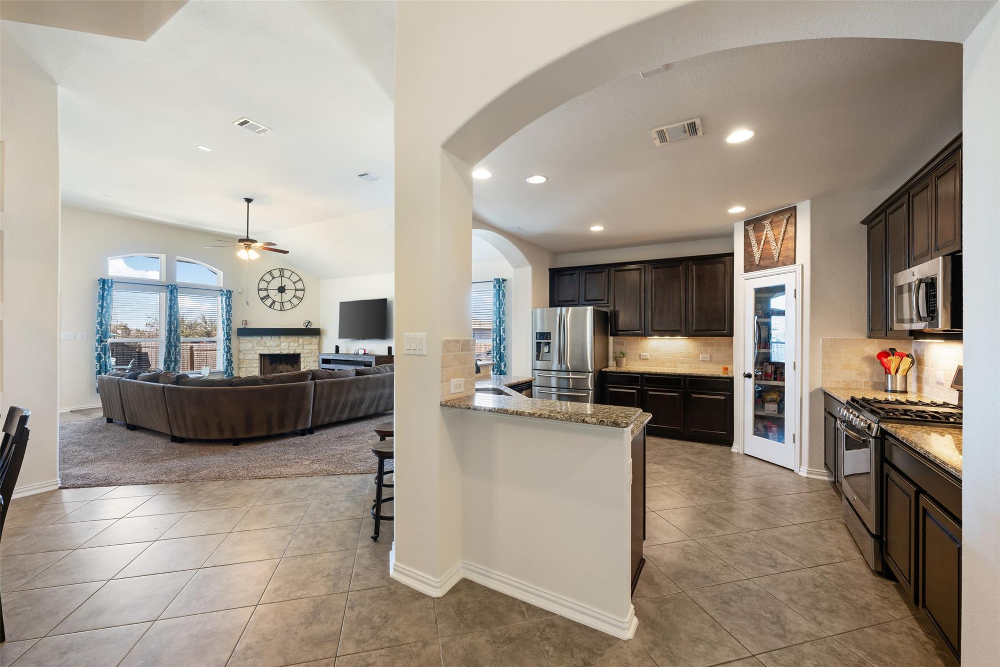 605 Palmilla St, Leander, TX 78641