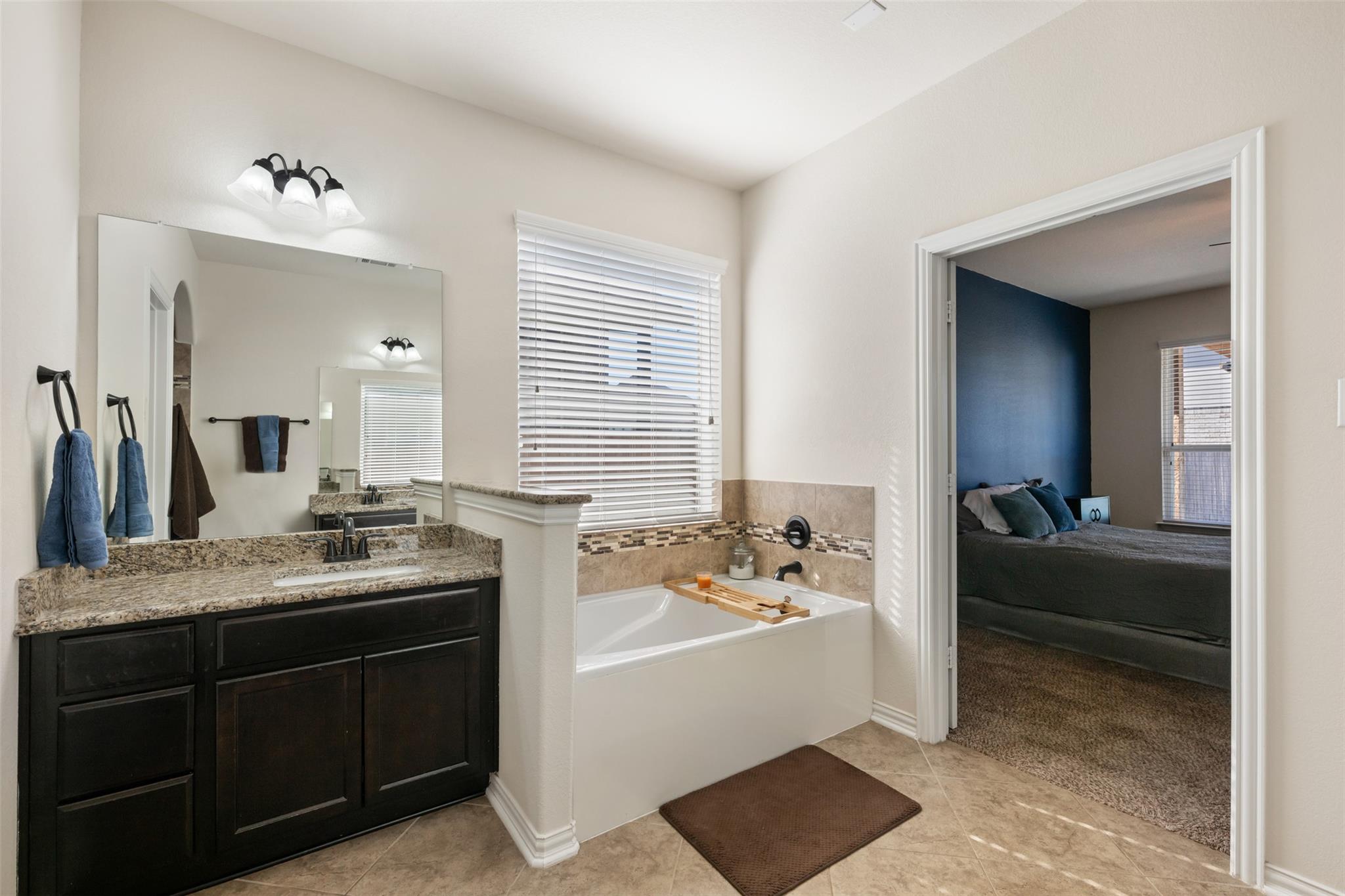 605 Palmilla St, Leander, TX 78641