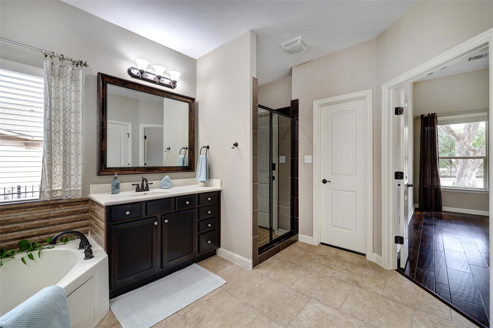 1813 Harvest Dance Dr, Leander, TX 78641