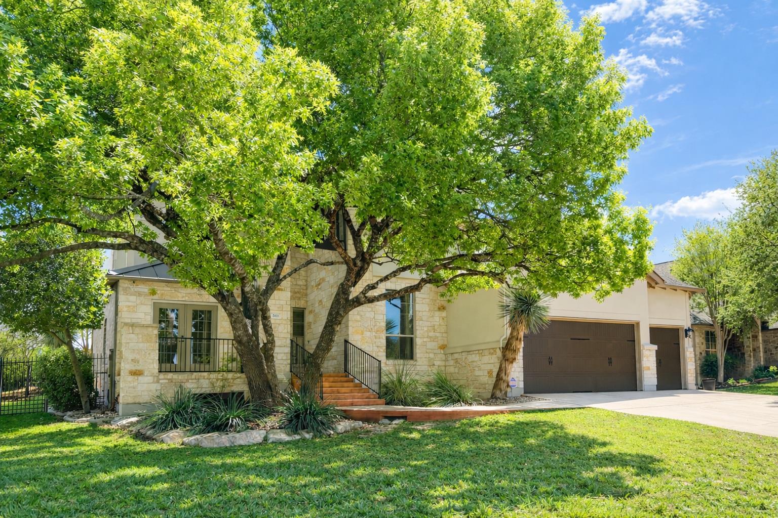 1813 Harvest Dance Dr, Leander, TX 78641