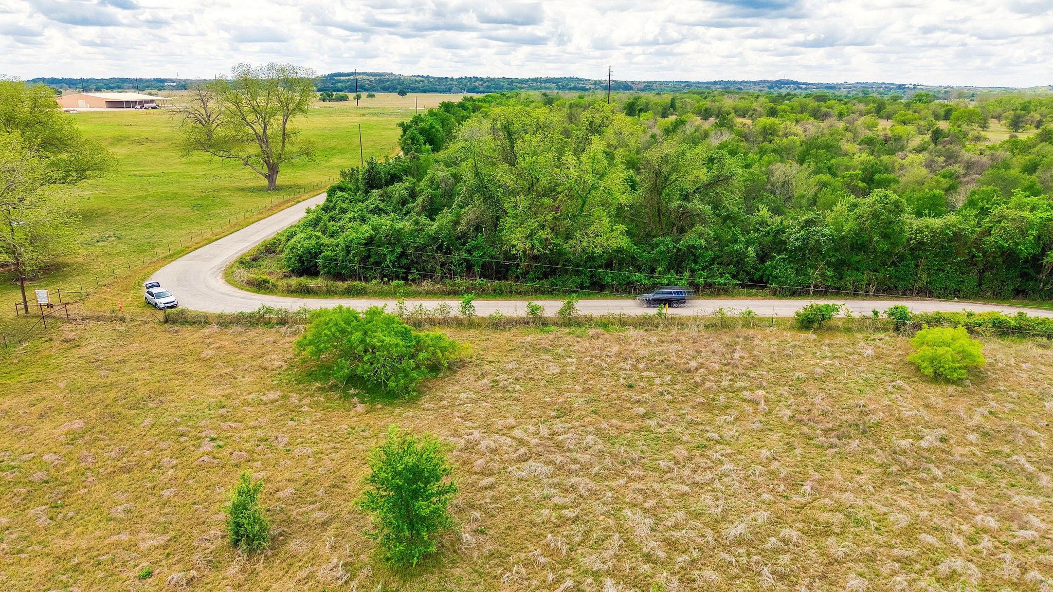 000 Hidden Shores Loop, Smithville, TX 78957