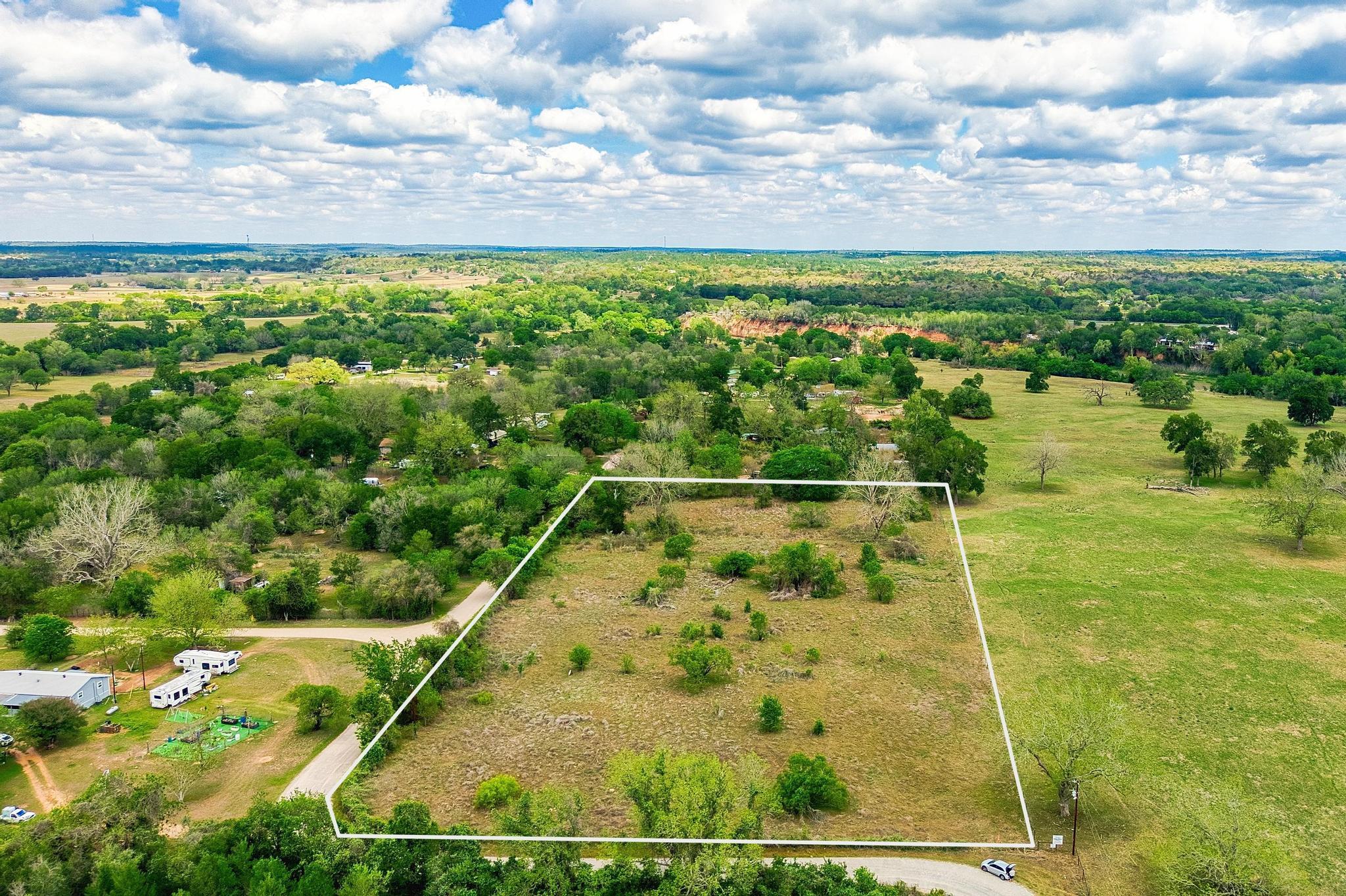 000 Hidden Shores Loop, Smithville, TX 78957