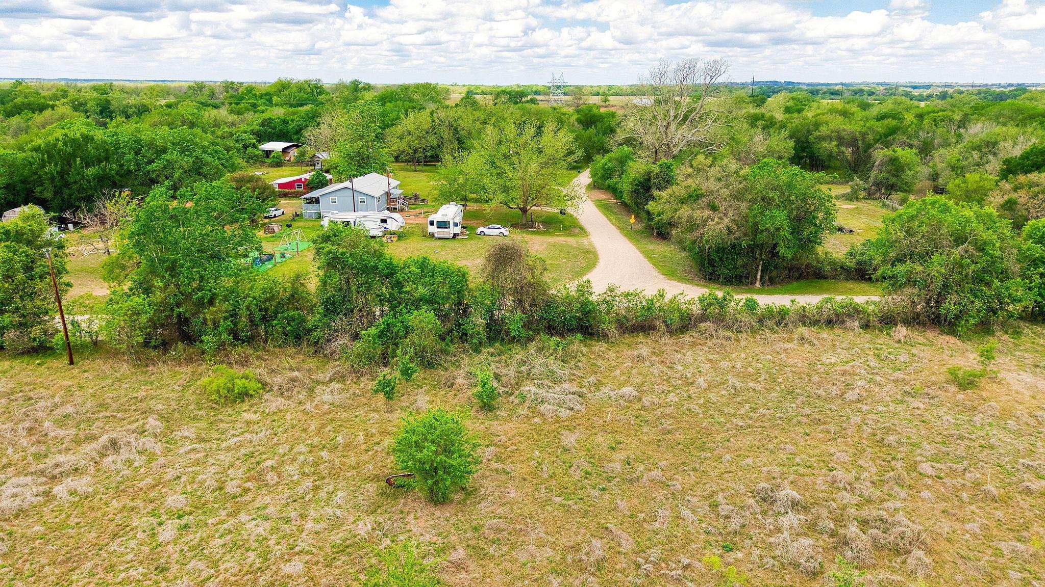 000 Hidden Shores Loop, Smithville, TX 78957