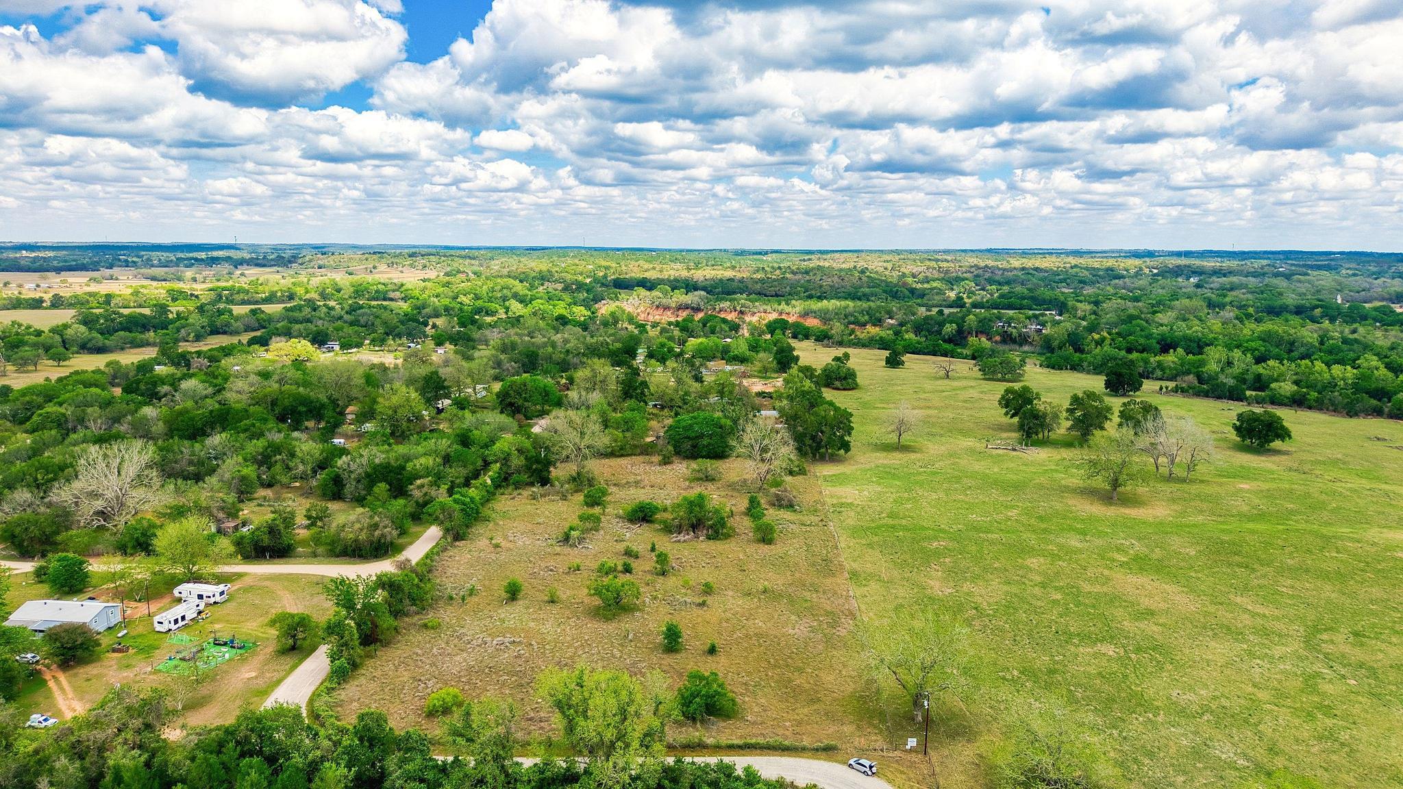 000 Hidden Shores Loop, Smithville, TX 78957