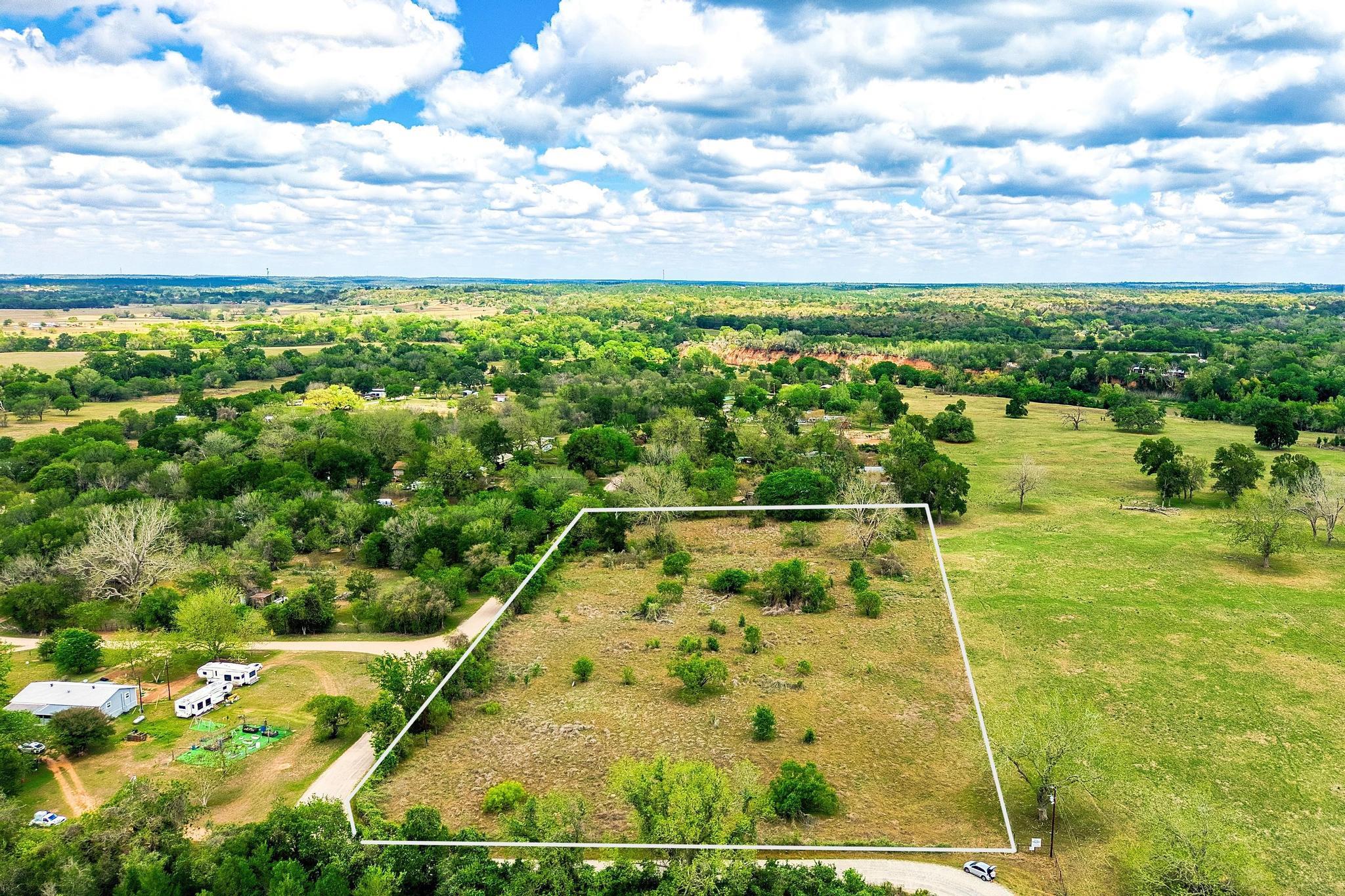 000 Hidden Shores Loop, Smithville, TX 78957
