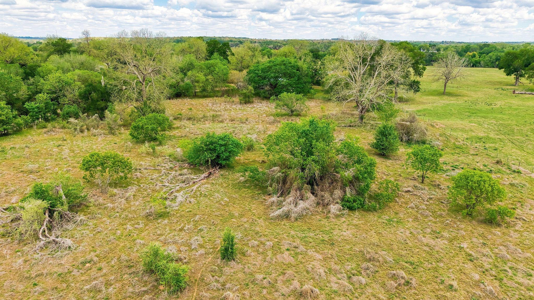 000 Hidden Shores Loop, Smithville, TX 78957