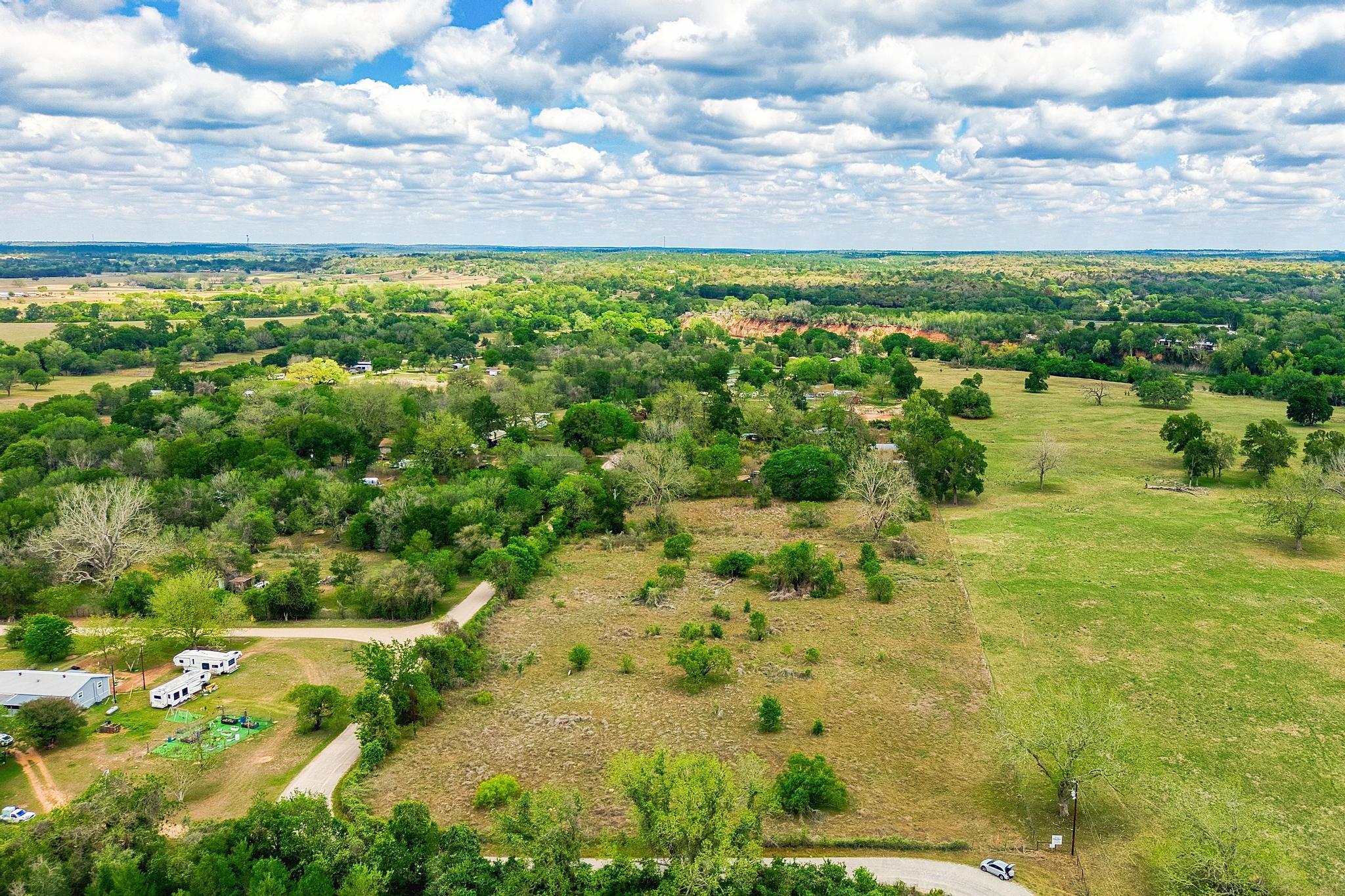 000 Hidden Shores Loop, Smithville, TX 78957