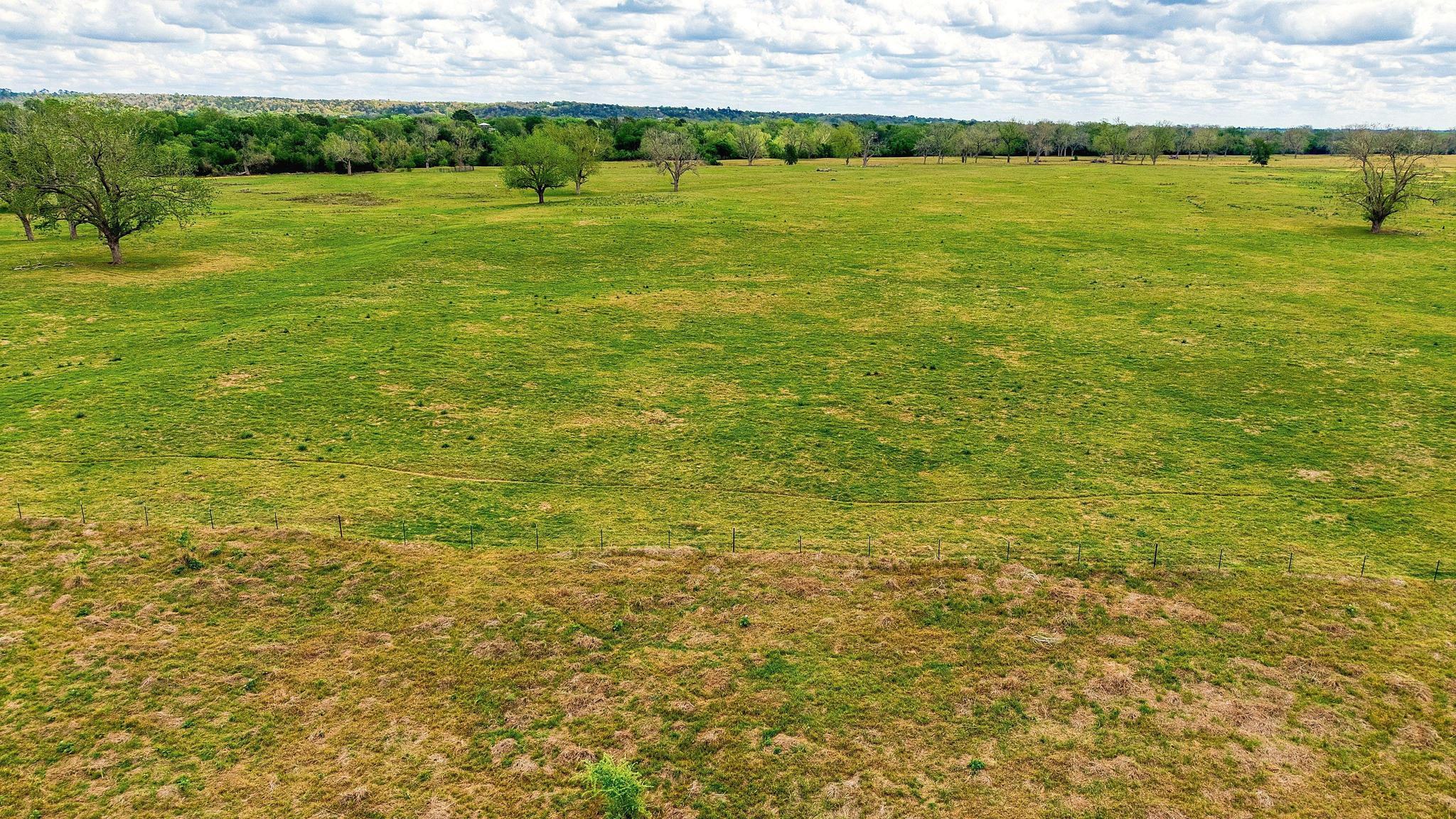 000 Hidden Shores Loop, Smithville, TX 78957