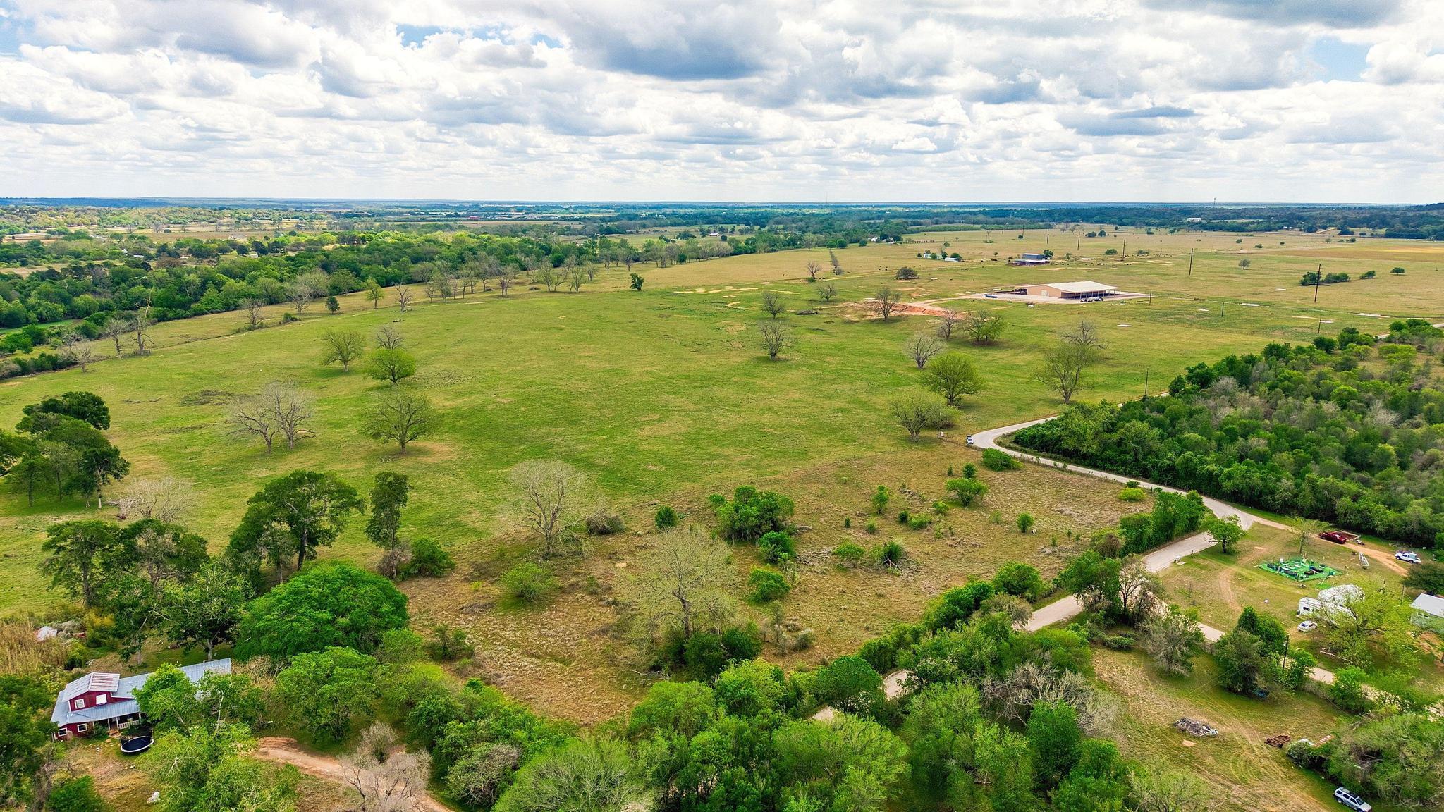 000 Hidden Shores Loop, Smithville, TX 78957