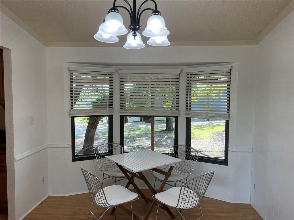 1345 Lake Shore Dr, Spicewood, TX 78669