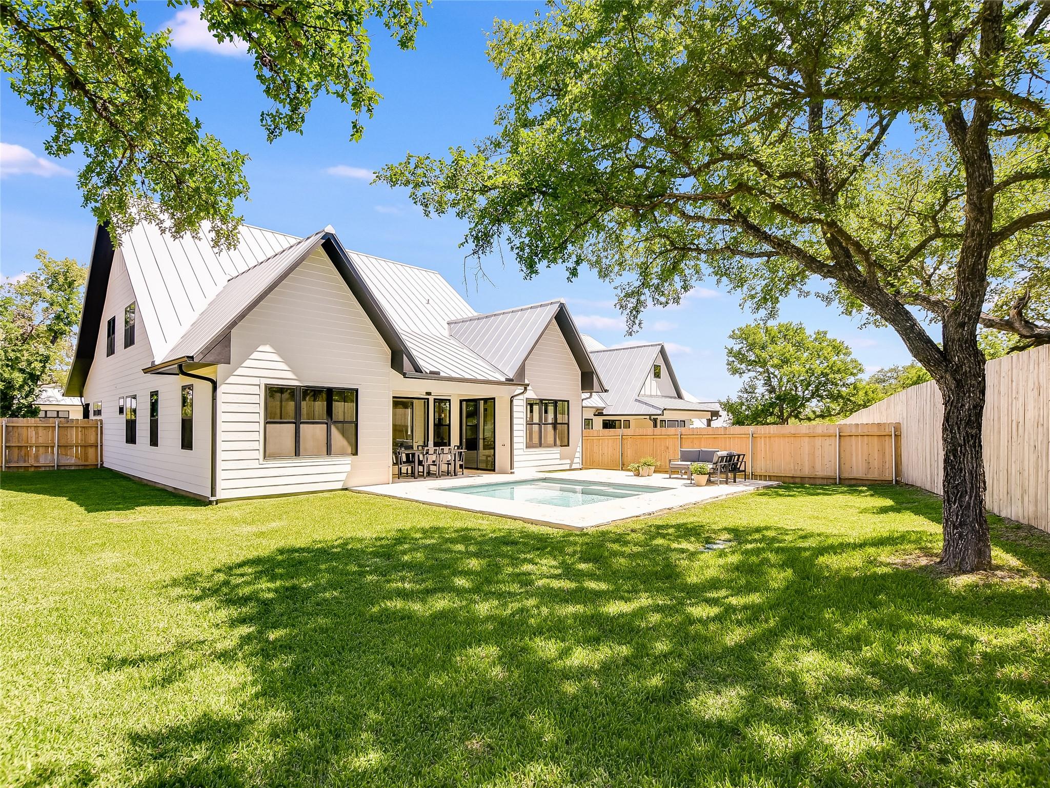 2403 Cherry Ln, Kingsland, TX 78639