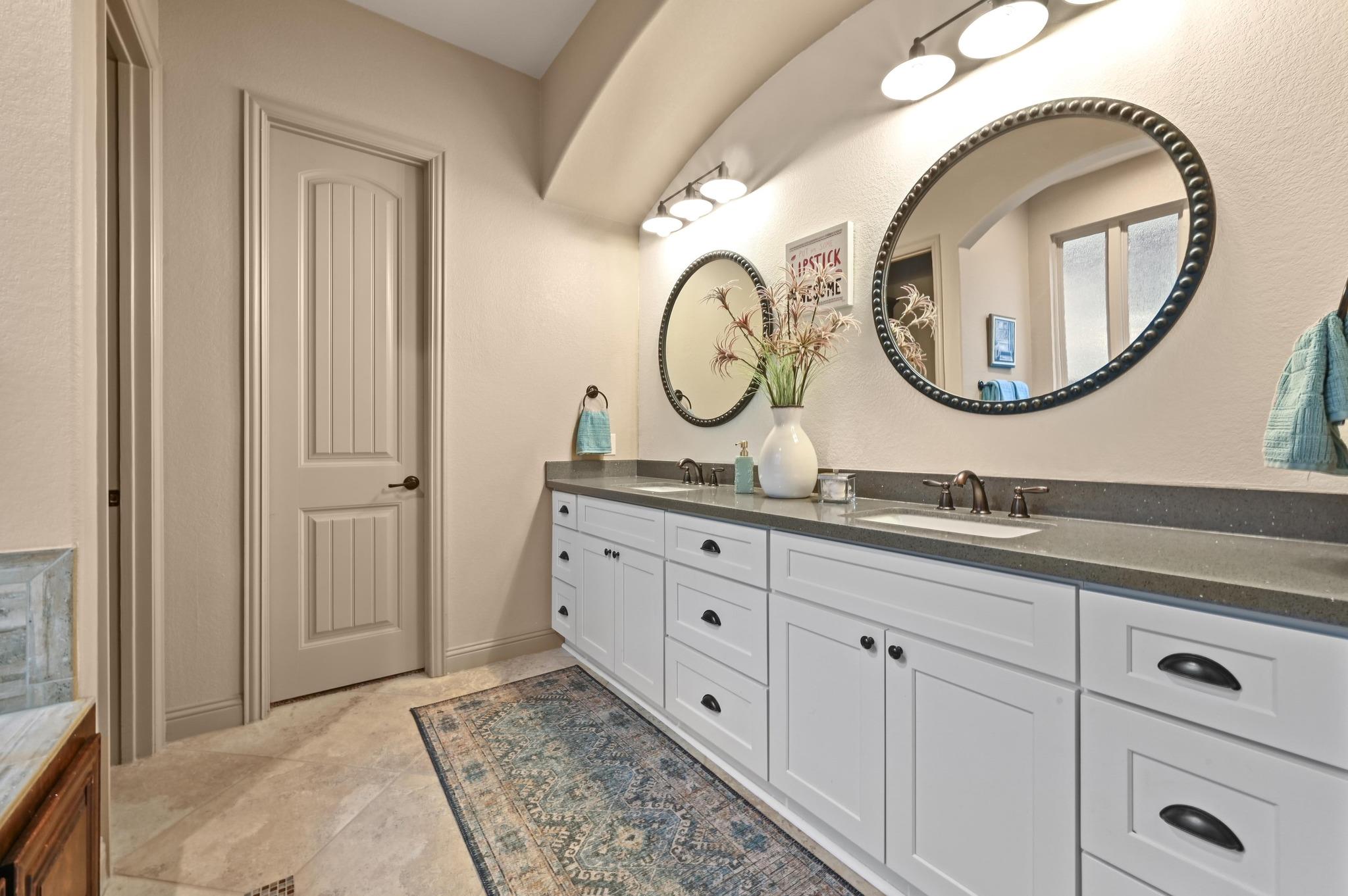 9308 Bentley Garner Ln, Austin, TX 78748