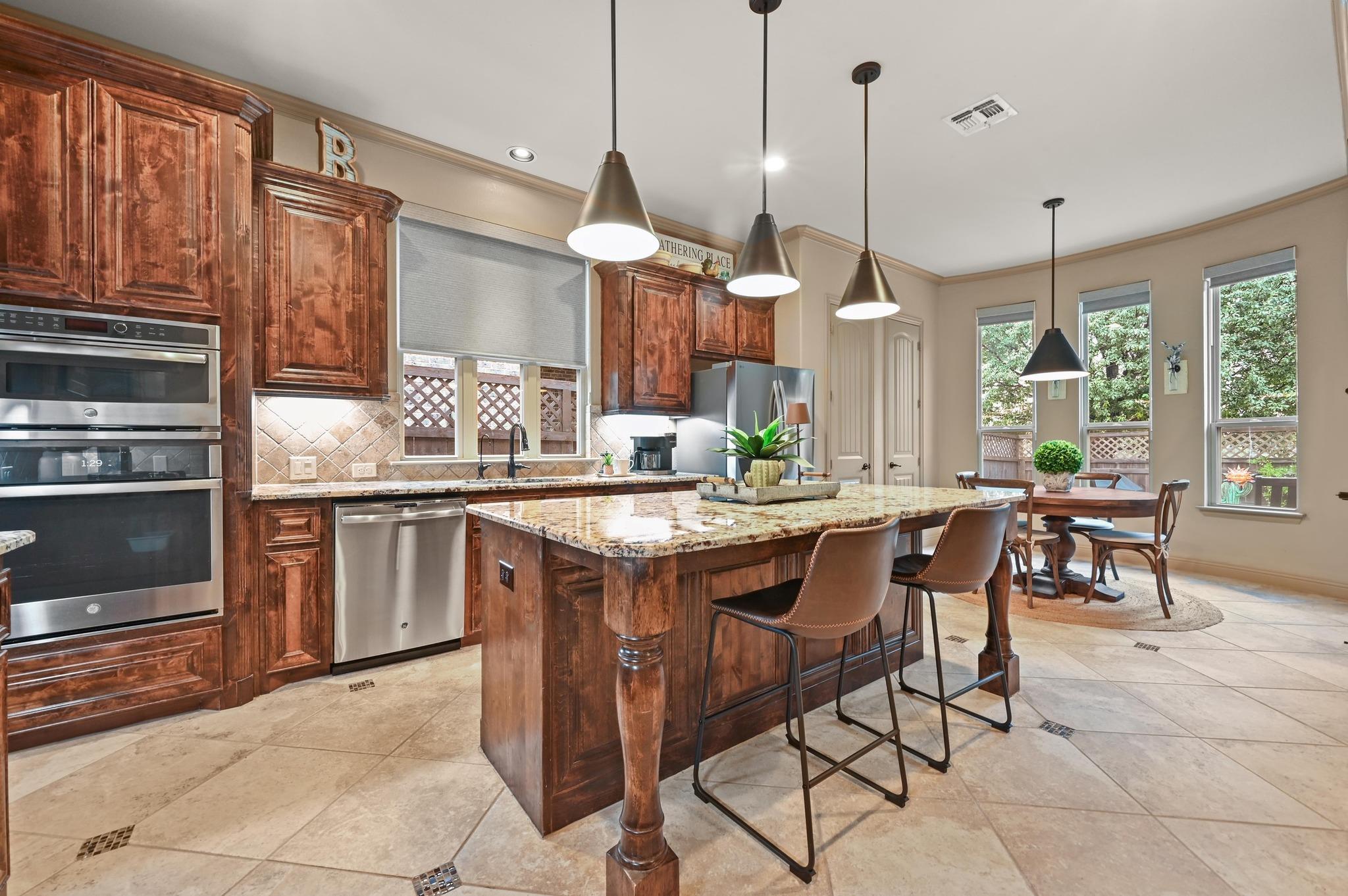 9308 Bentley Garner Ln, Austin, TX 78748