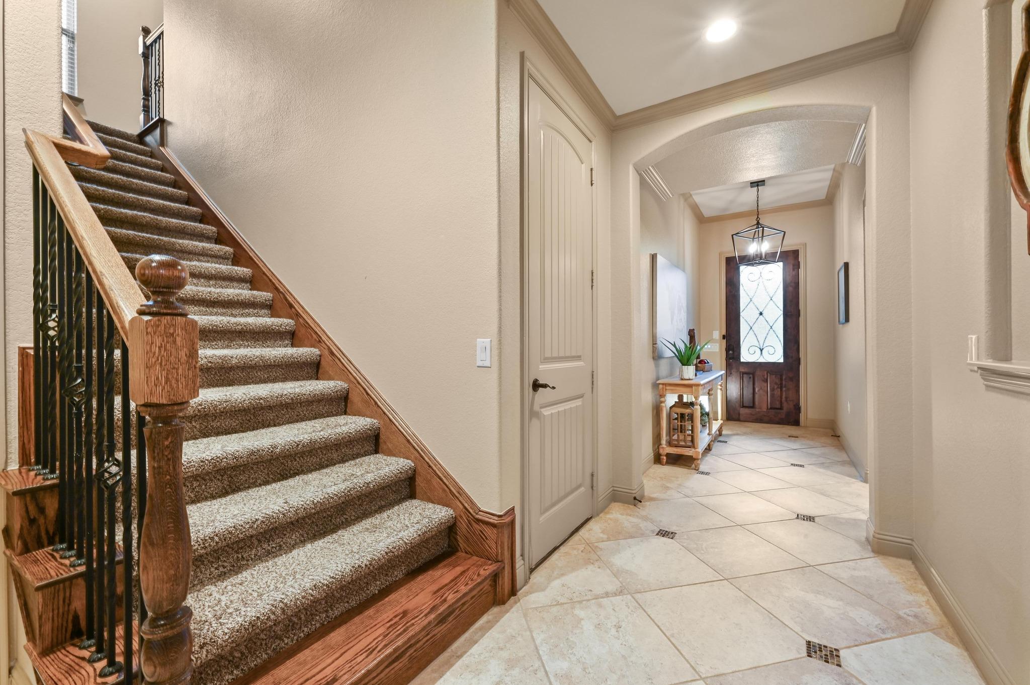 9308 Bentley Garner Ln, Austin, TX 78748