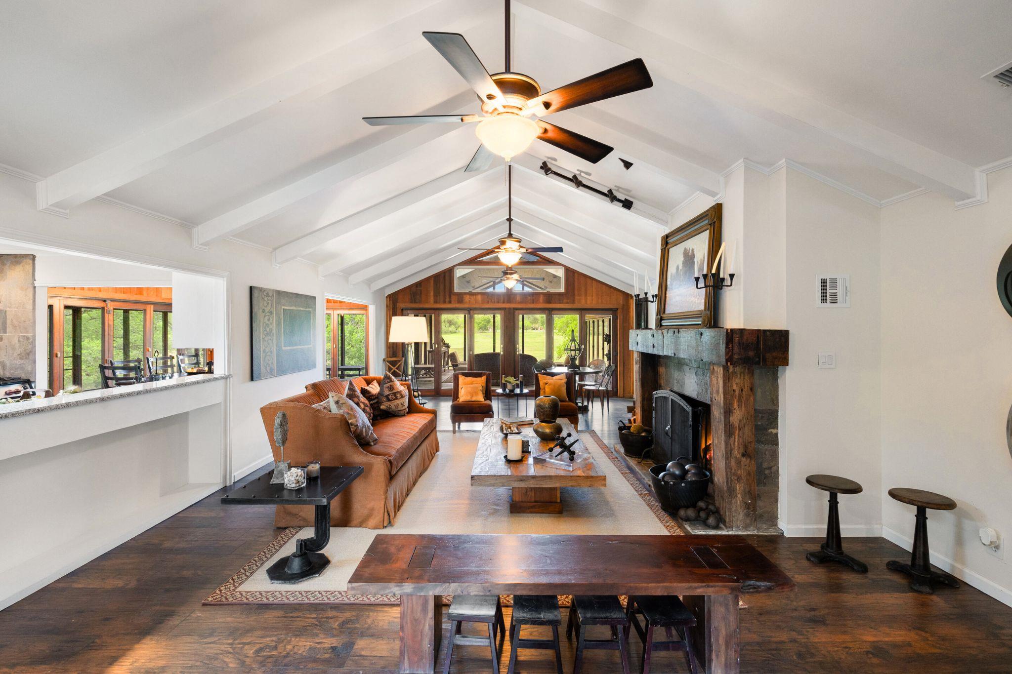 4711 Wayside Dr, Wimberley, TX 78676