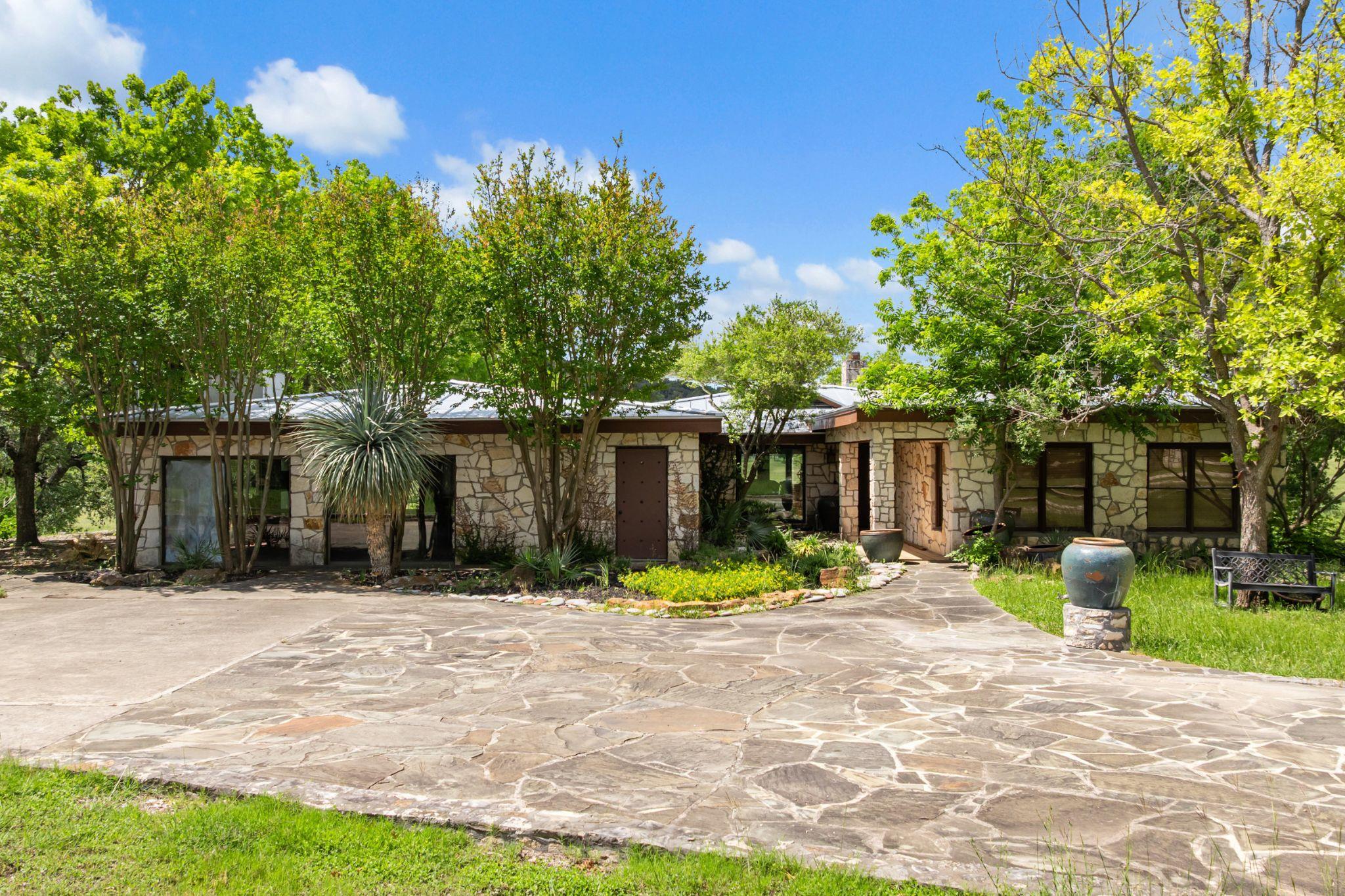4711 Wayside Dr, Wimberley, TX 78676