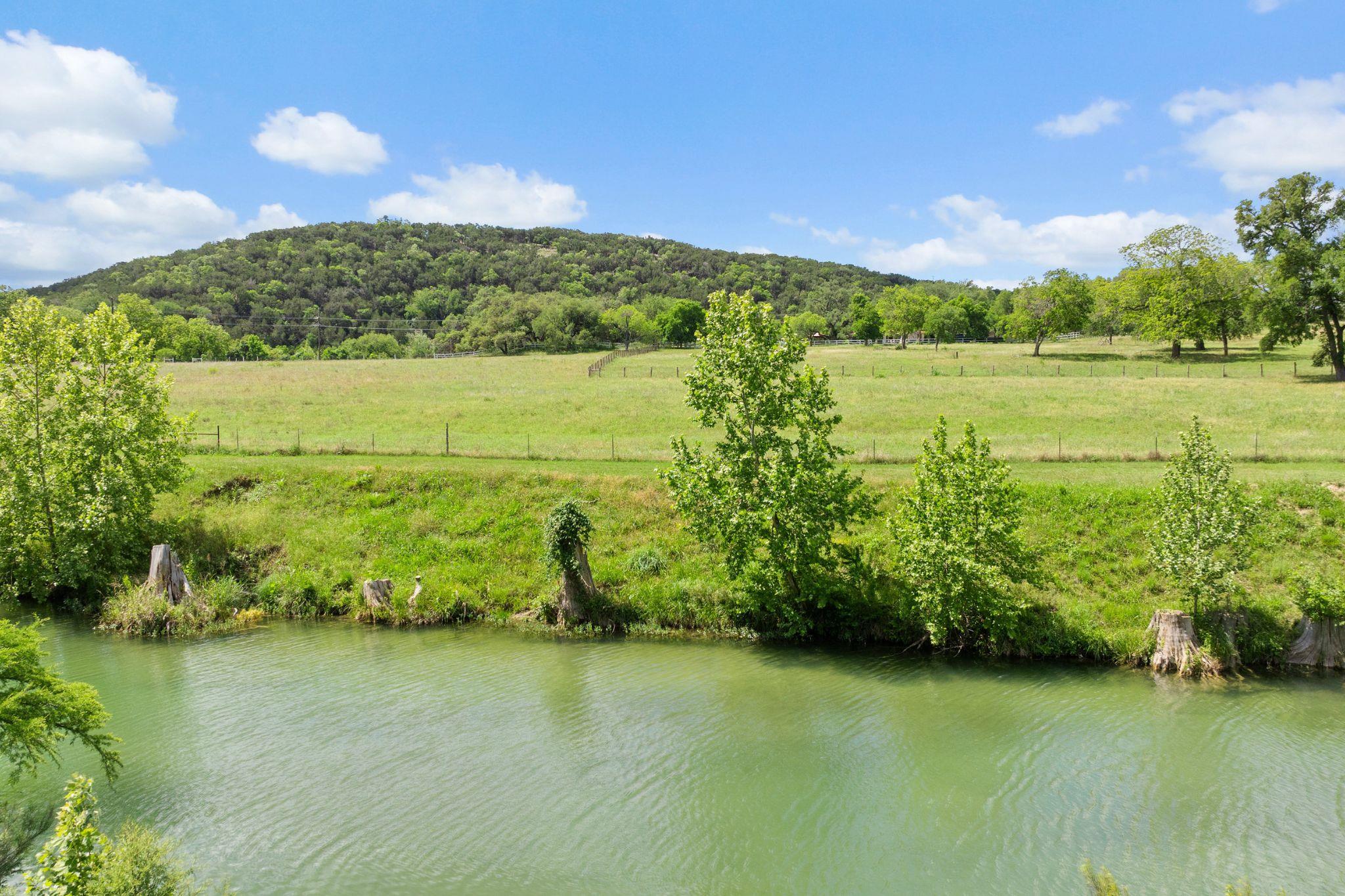 4711 Wayside Dr, Wimberley, TX 78676