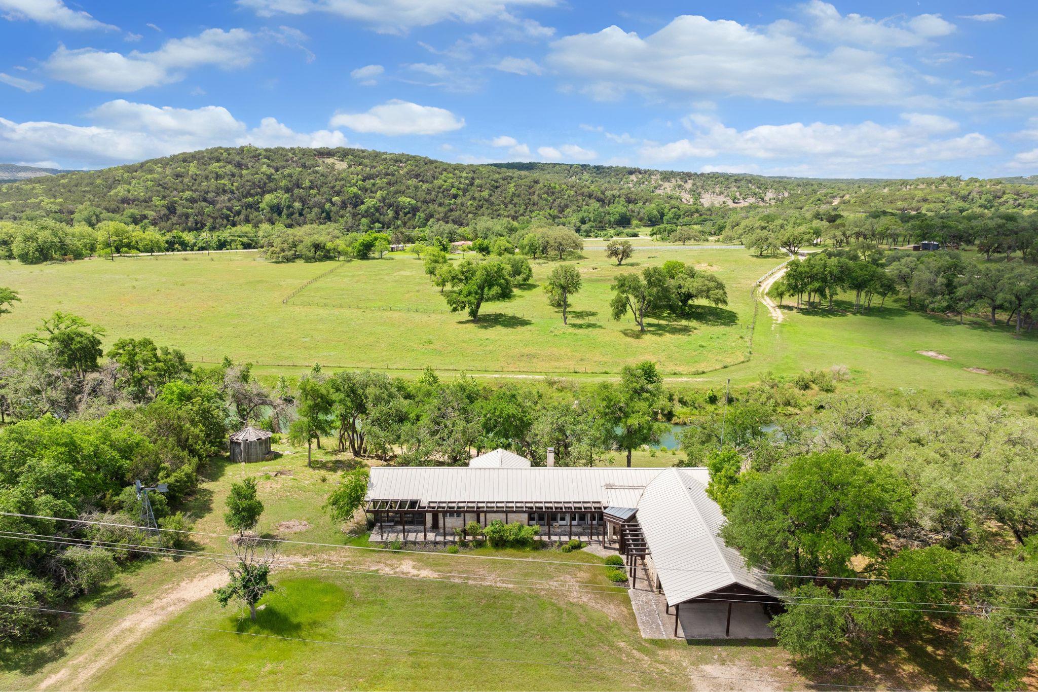 4711 Wayside Dr, Wimberley, TX 78676