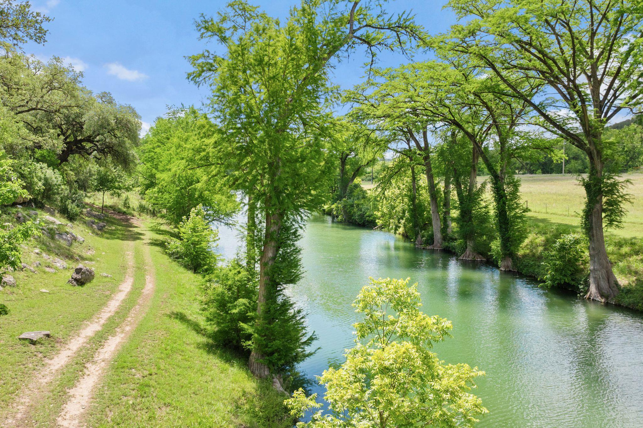 4711 Wayside Dr, Wimberley, TX 78676