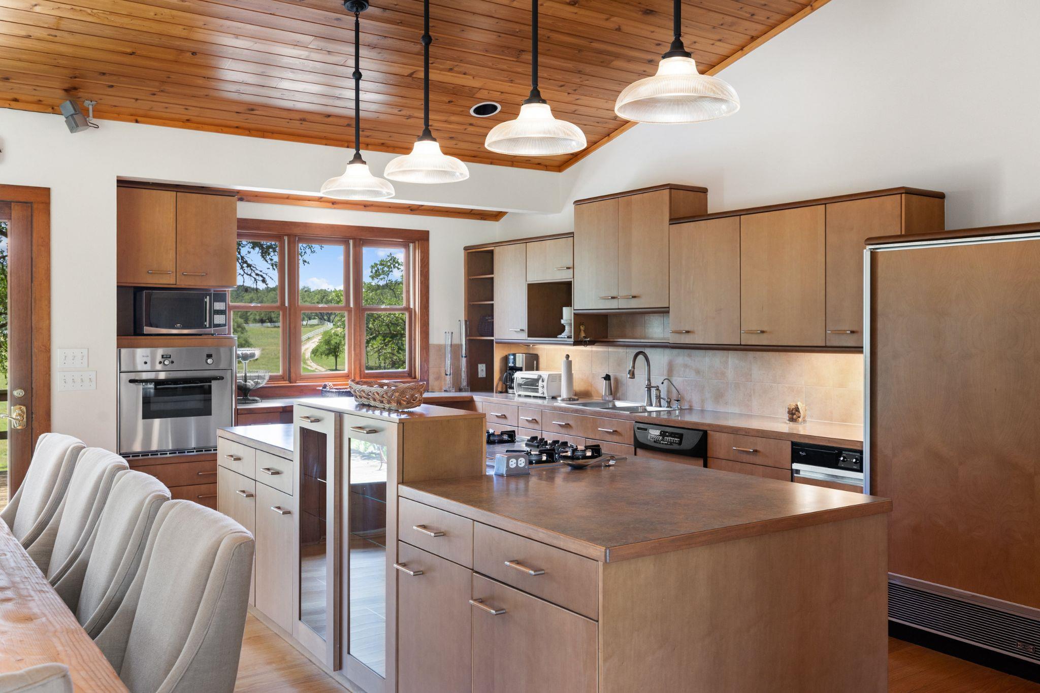 4711 Wayside Dr, Wimberley, TX 78676