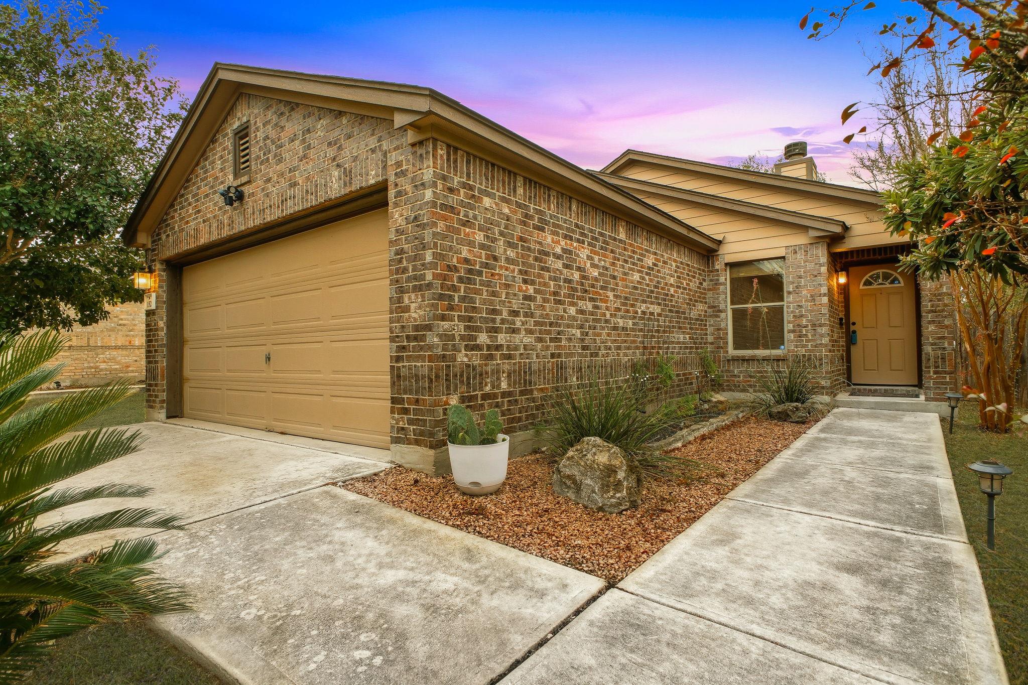 152 Karrie Dr, Kyle, TX 78640