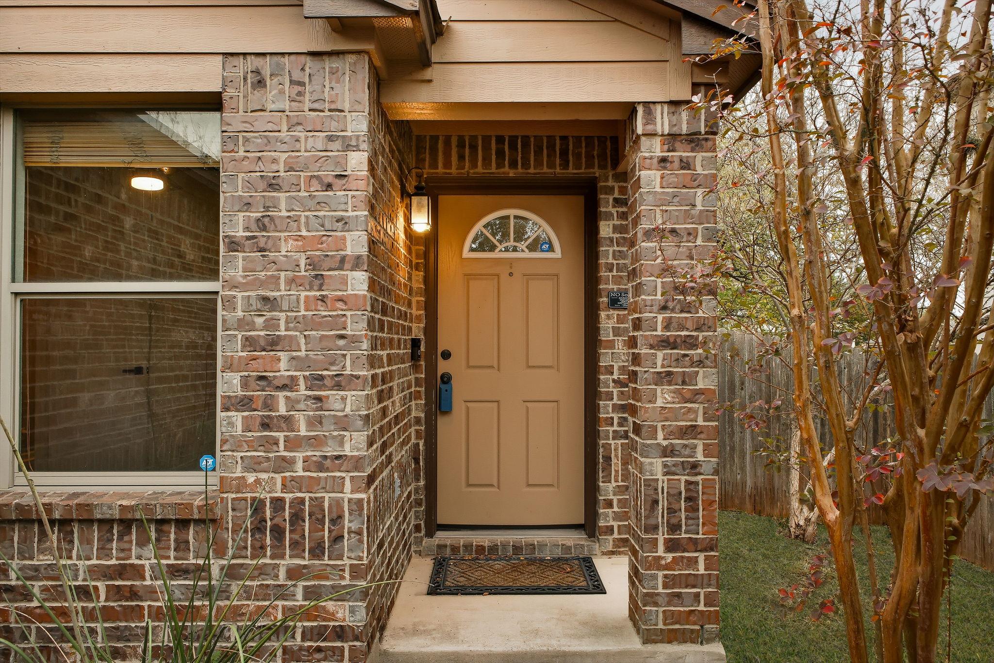 152 Karrie Dr, Kyle, TX 78640