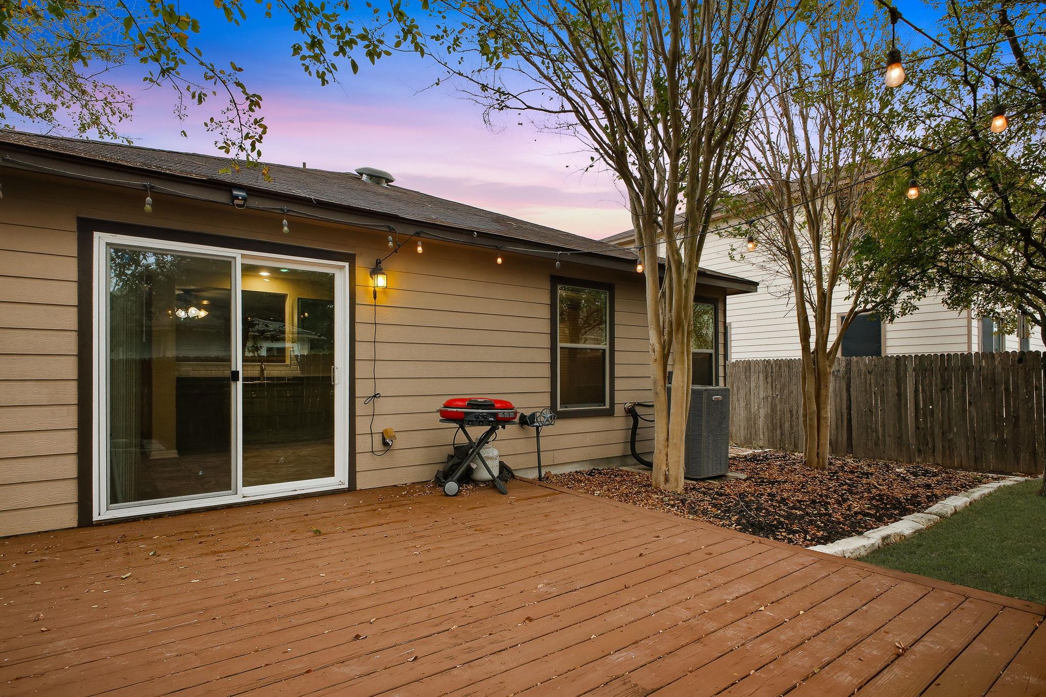 152 Karrie Dr, Kyle, TX 78640