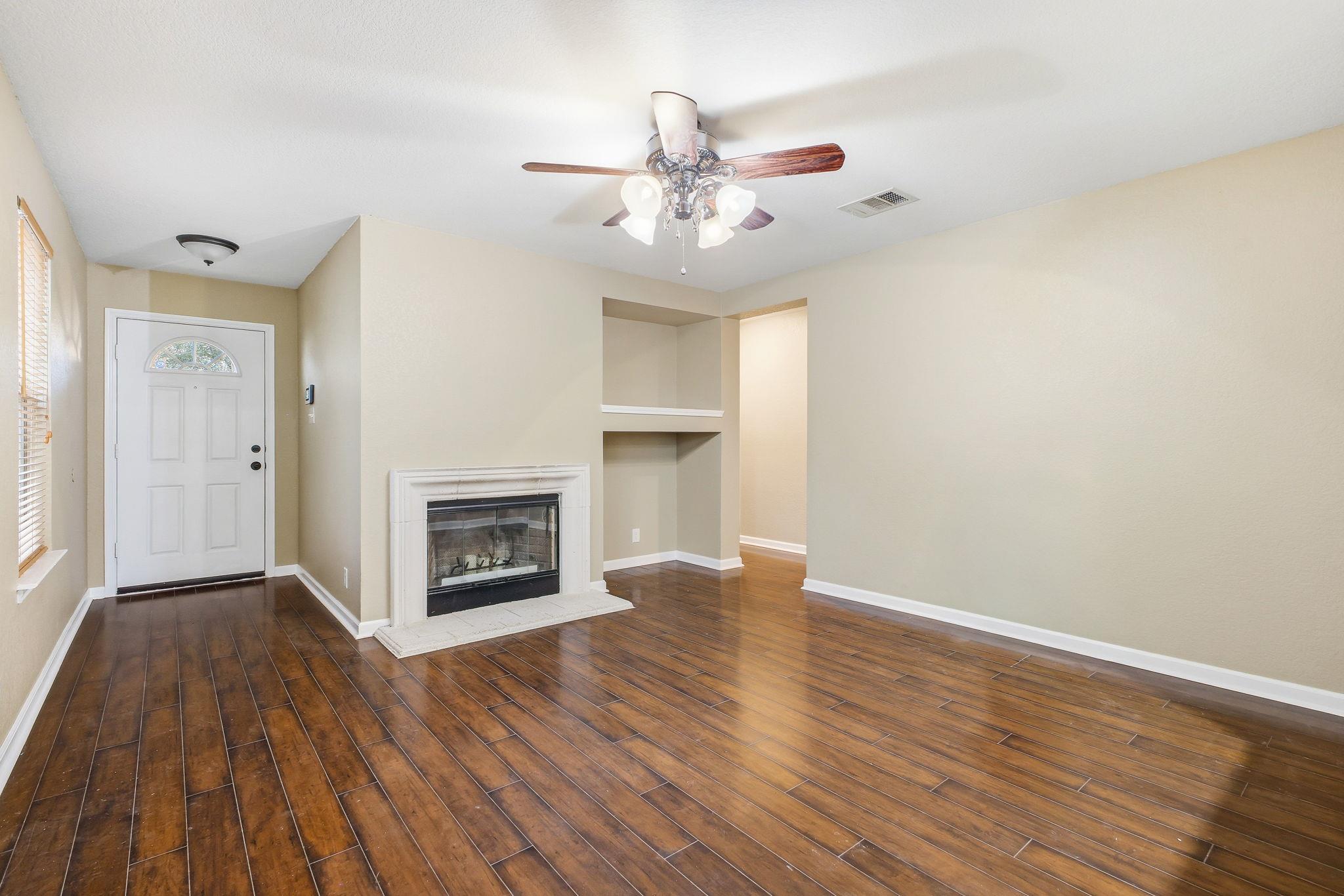 152 Karrie Dr, Kyle, TX 78640