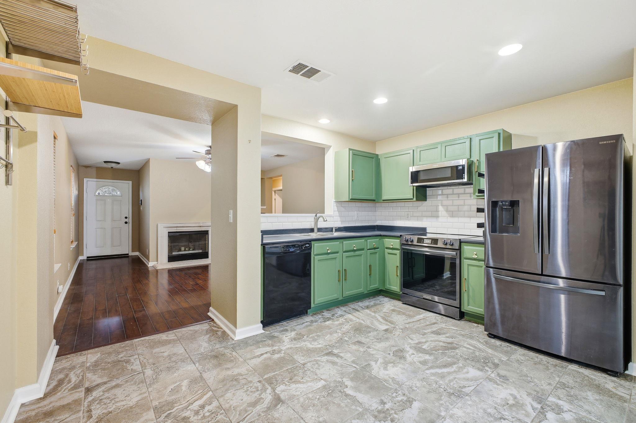 152 Karrie Dr, Kyle, TX 78640