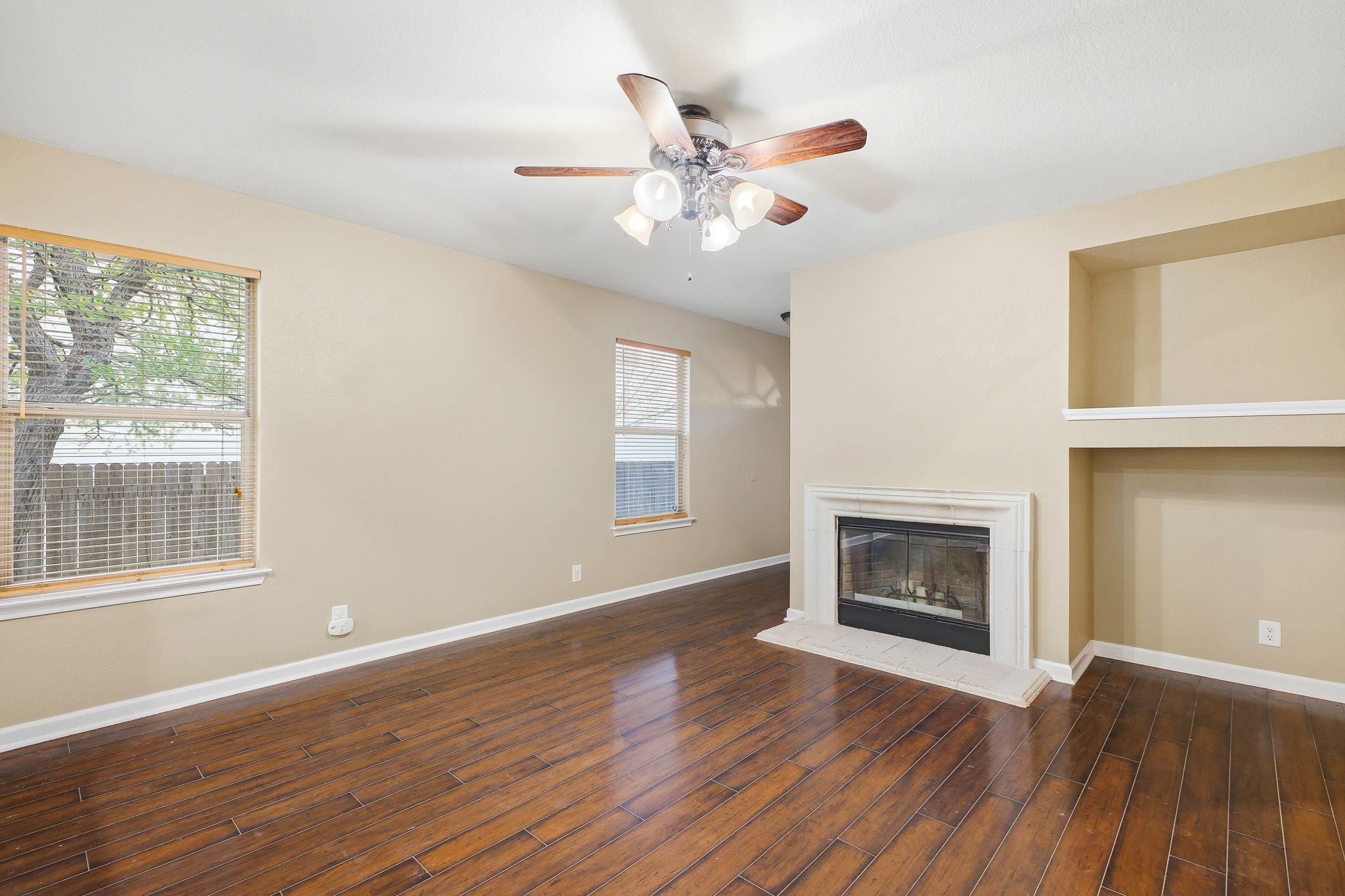 152 Karrie Dr, Kyle, TX 78640