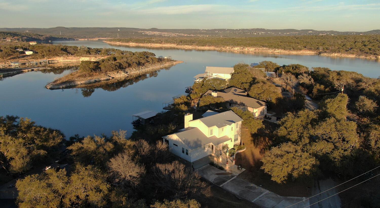 4834 Travis Oaks Dr, Marble Falls, TX 78654