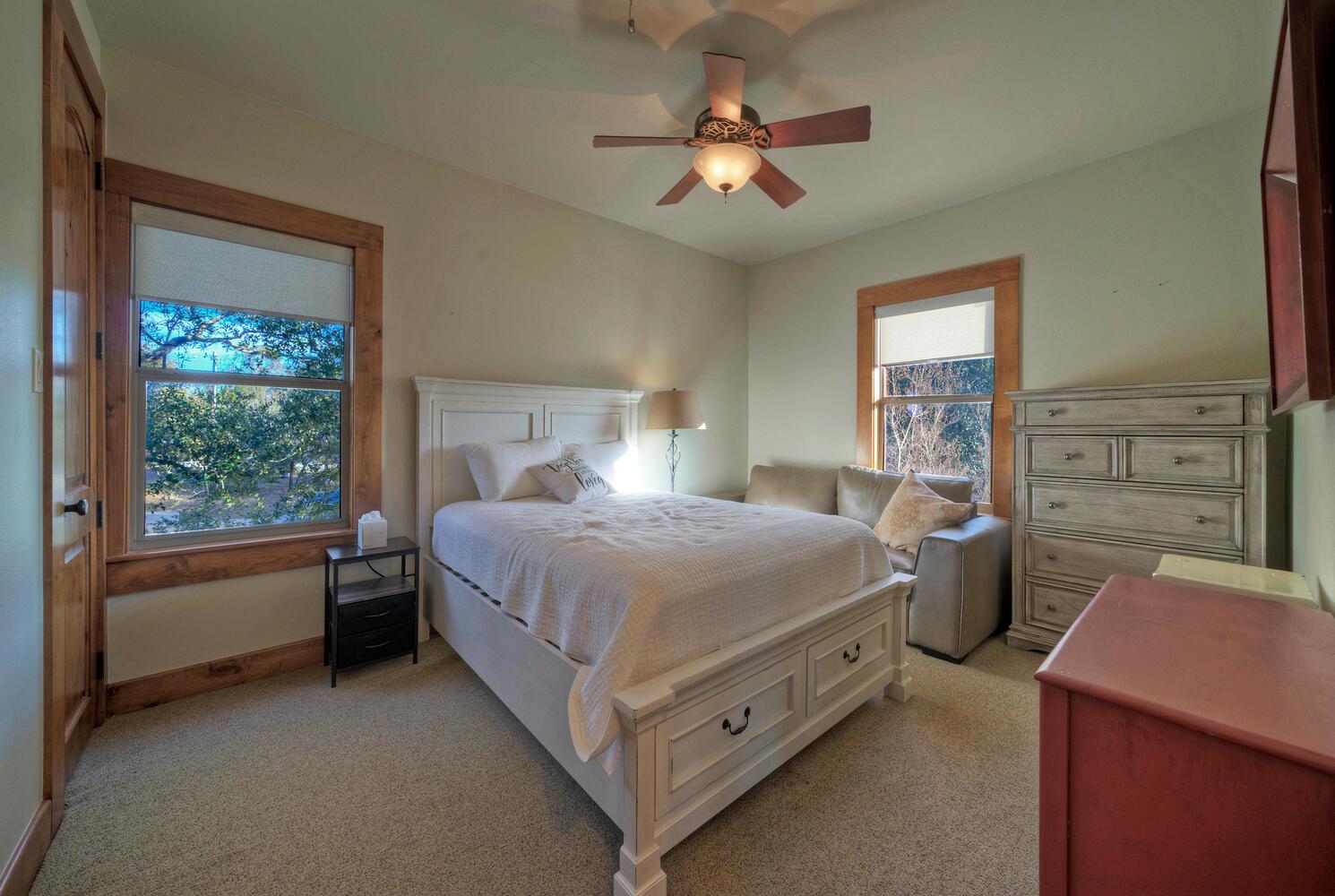 4834 Travis Oaks Dr, Marble Falls, TX 78654