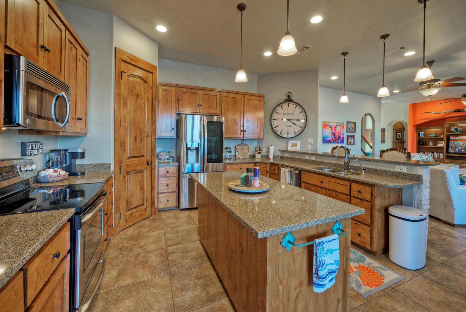 4834 Travis Oaks Dr, Marble Falls, TX 78654