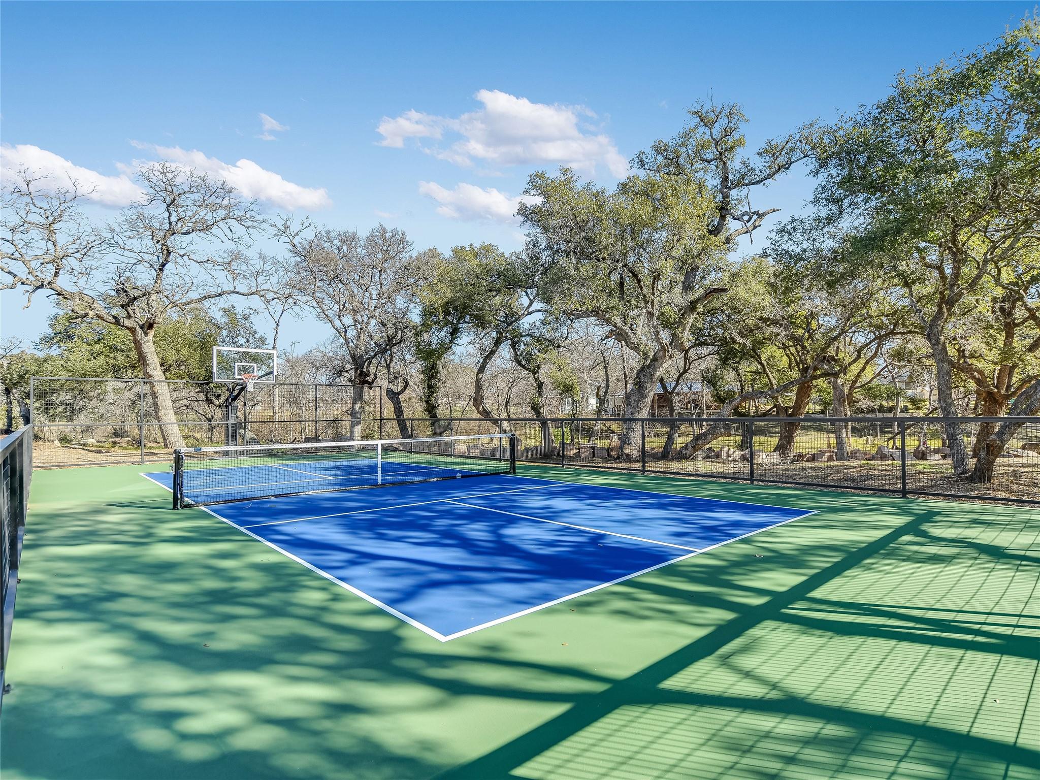 2411 Cherry Ln, Kingsland, TX 78639