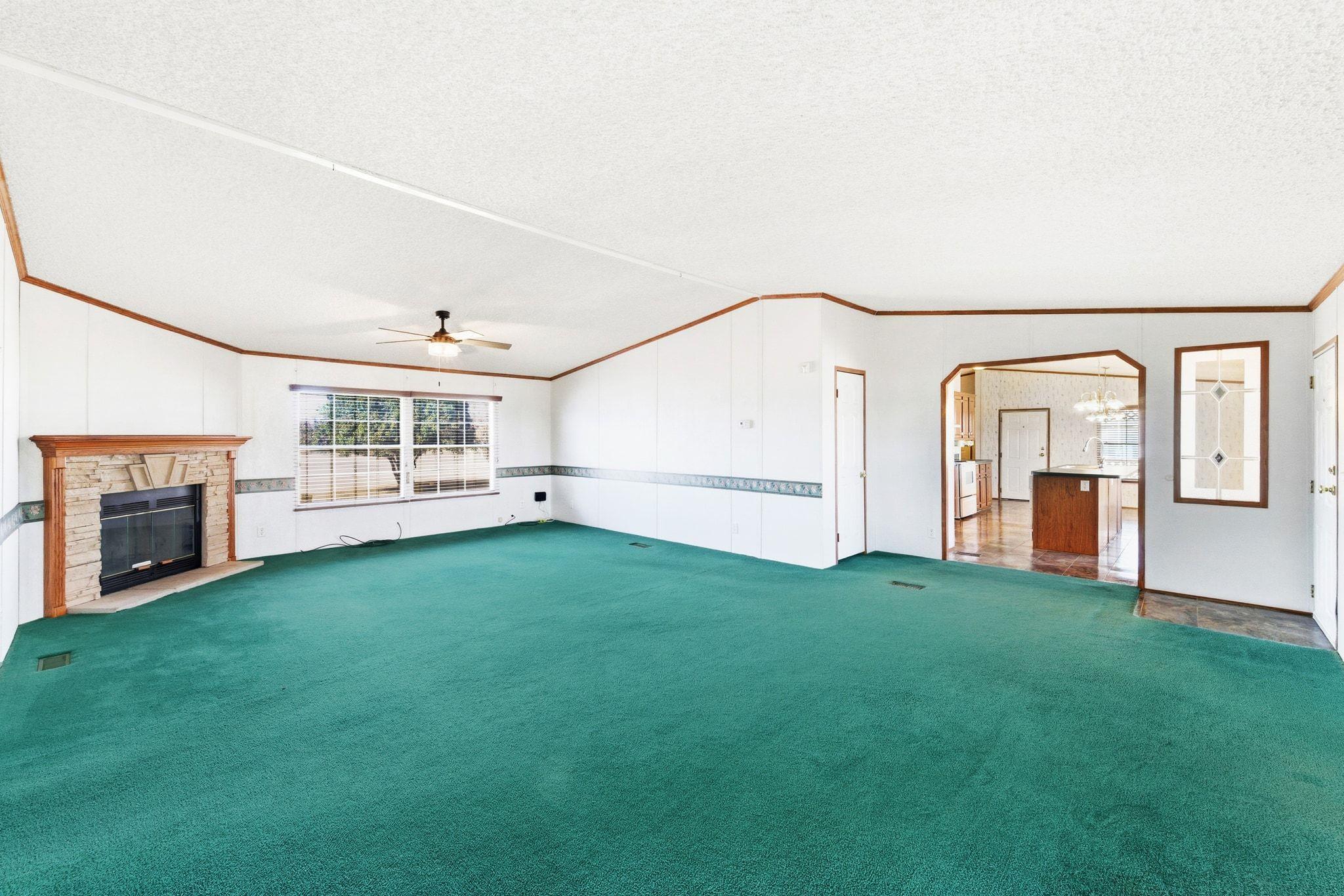 1437 Heidenreich Ln, Uhland, TX 78640