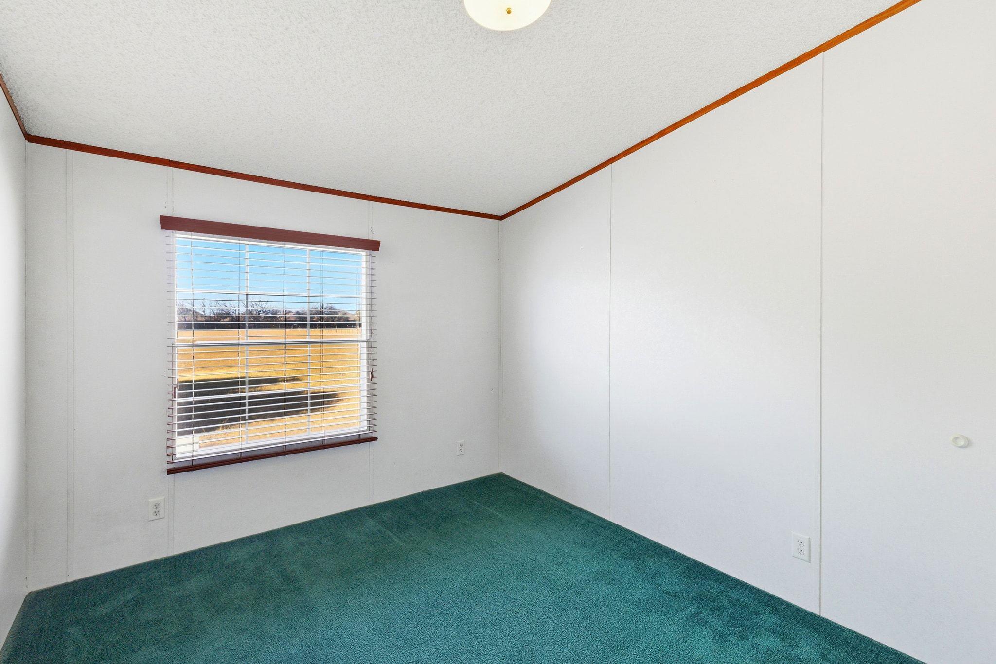 1437 Heidenreich Ln, Uhland, TX 78640