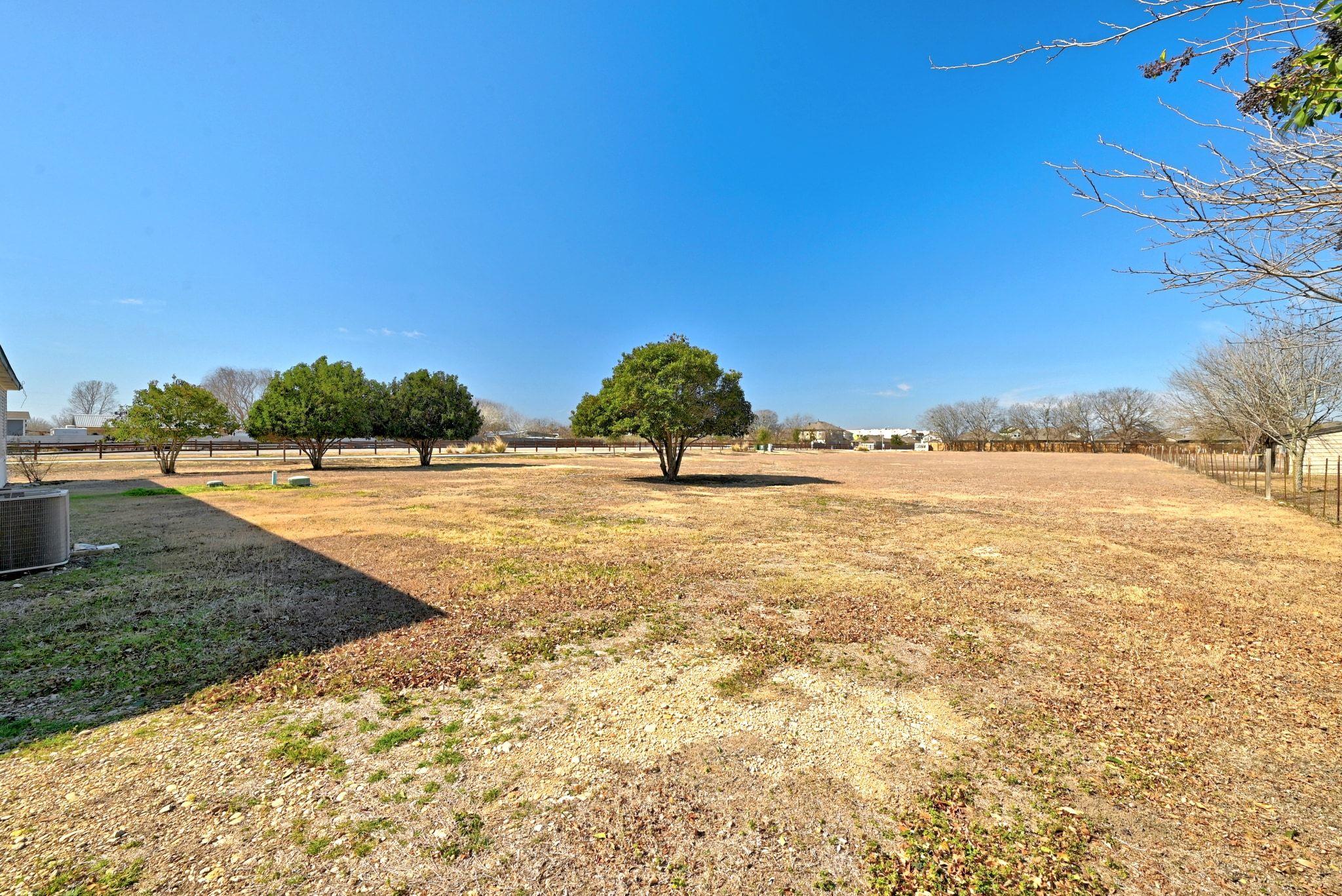 1437 Heidenreich Ln, Uhland, TX 78640