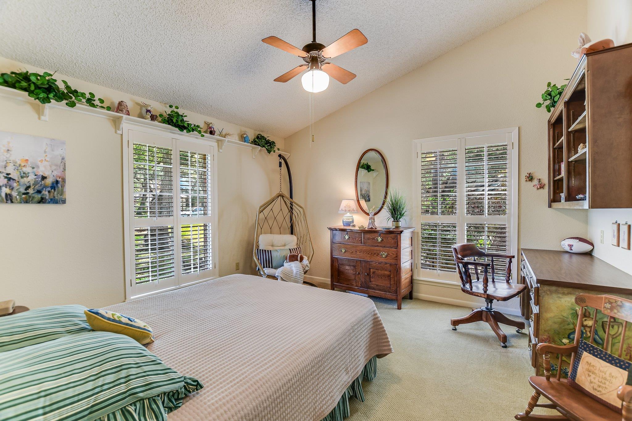 11004 Plumewood Dr, Austin, TX 78750