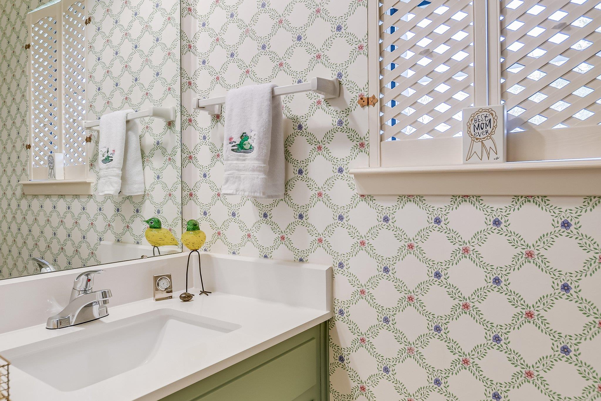 11004 Plumewood Dr, Austin, TX 78750