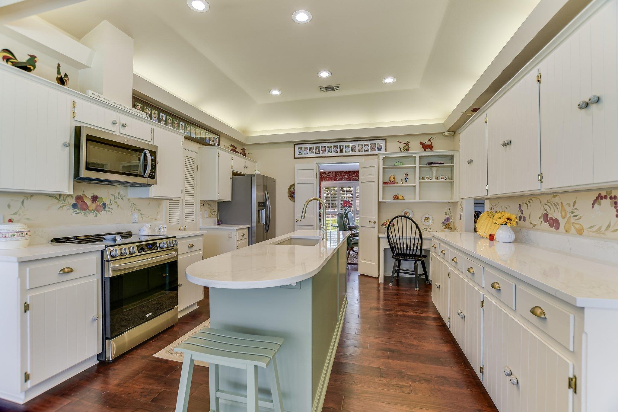 11004 Plumewood Dr, Austin, TX 78750