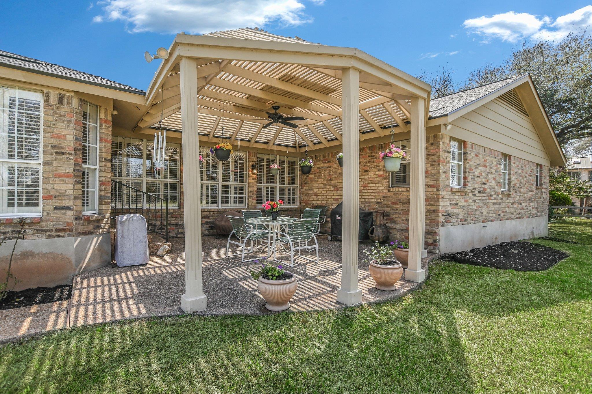 11004 Plumewood Dr, Austin, TX 78750