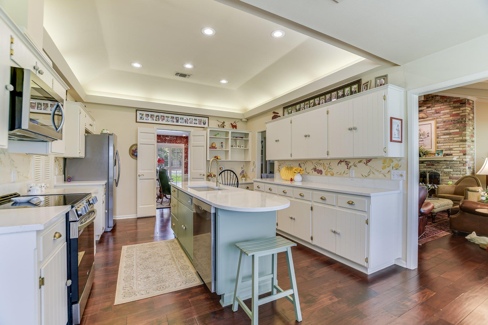 11004 Plumewood Dr, Austin, TX 78750