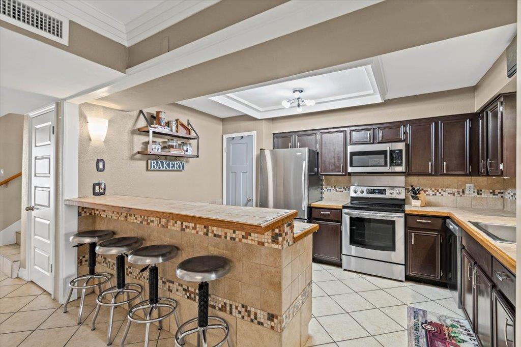 143 World Of Tennis Sq # D143, Lakeway, TX 78738