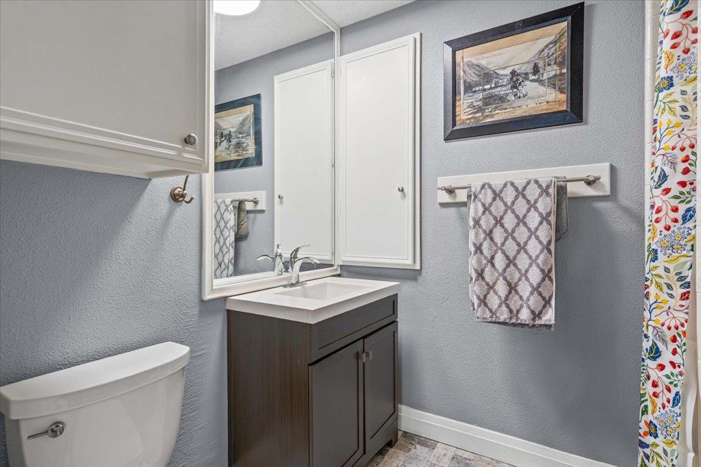 143 World Of Tennis Sq # D143, Lakeway, TX 78738