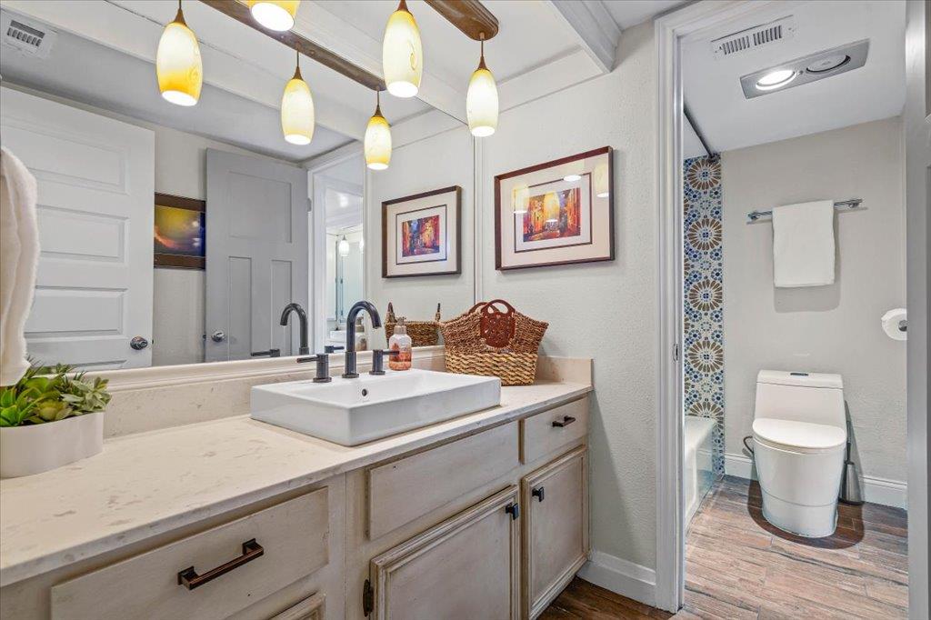 143 World Of Tennis Sq # D143, Lakeway, TX 78738