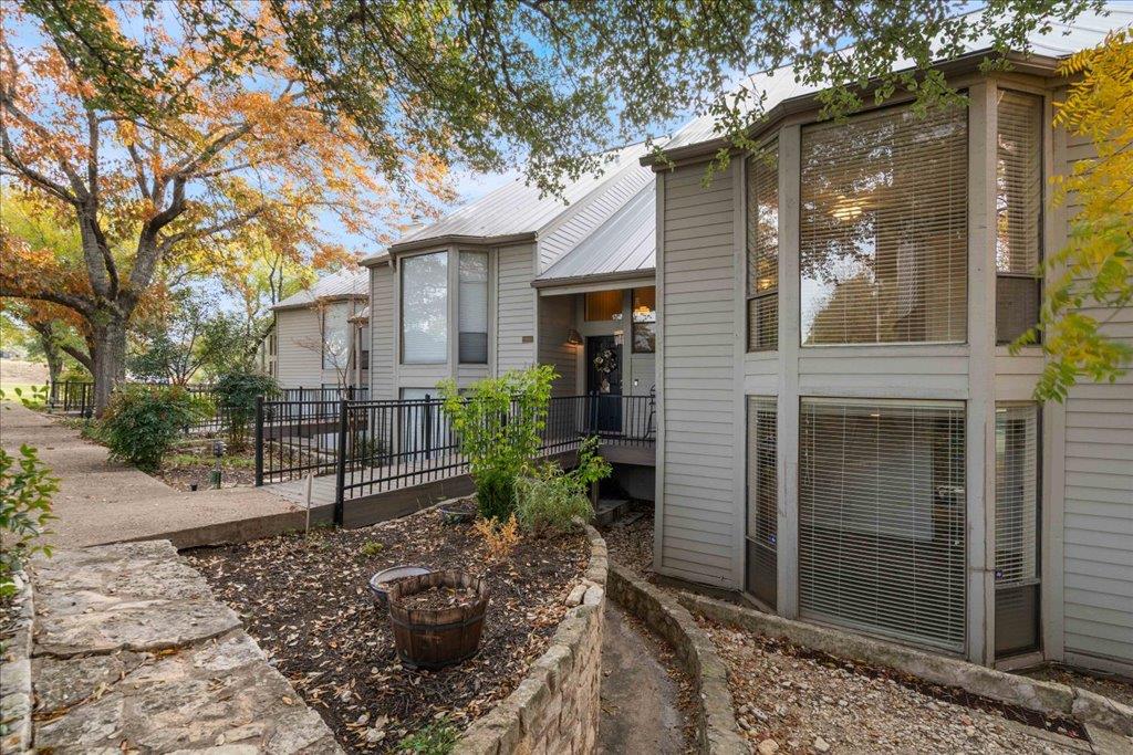 143 World Of Tennis Sq # D143, Lakeway, TX 78738