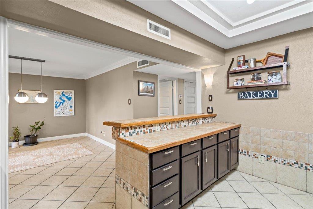 143 World Of Tennis Sq # D143, Lakeway, TX 78738