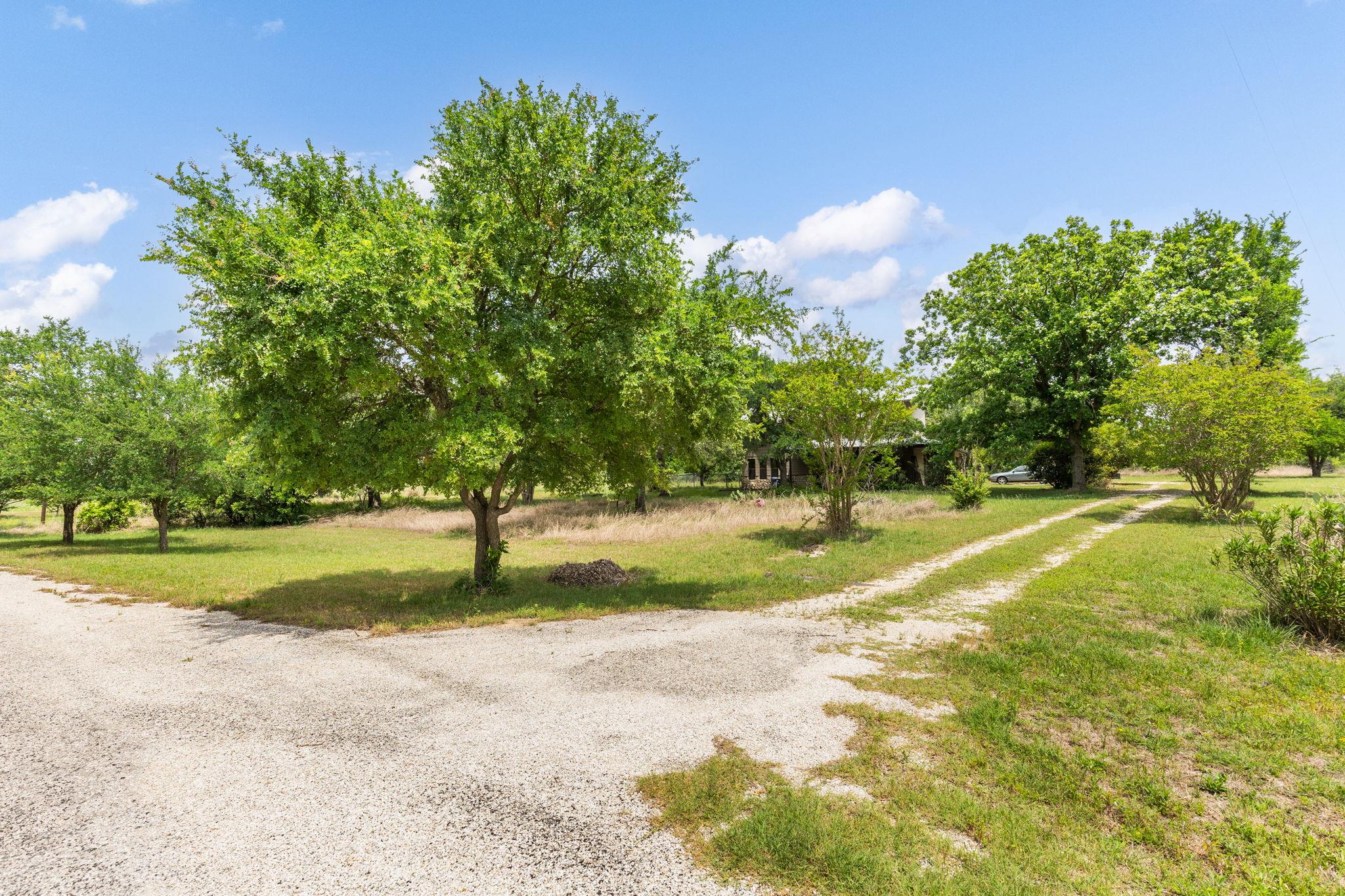 907 Horace Howard Dr, San Marcos, TX 78666